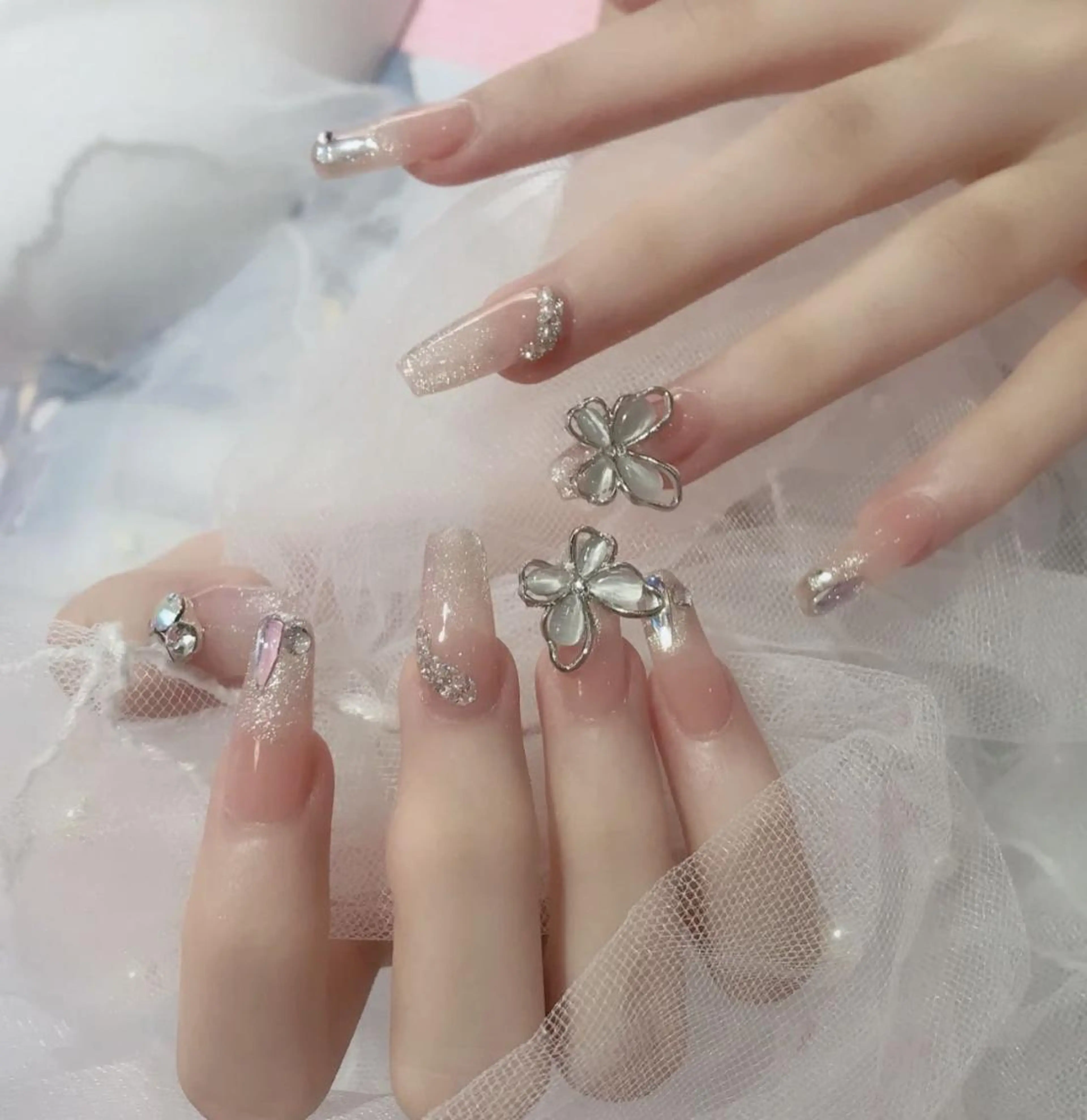 ネイル アートネイル 長さ出し ネイルチップ Queens momoのネイルデザイン