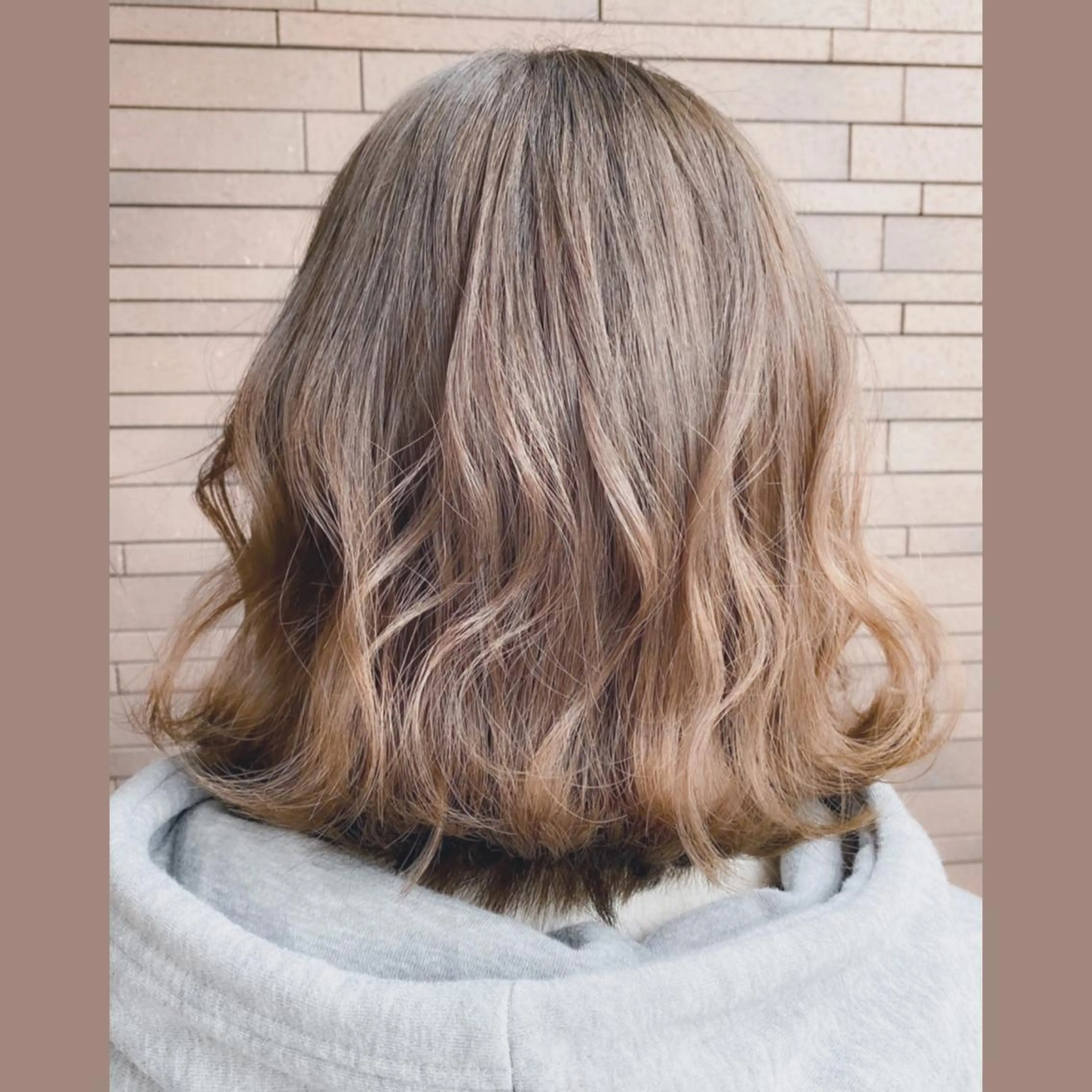 ミディアム 𓅰なかがわ ふみな𓅯のヘアスタイル