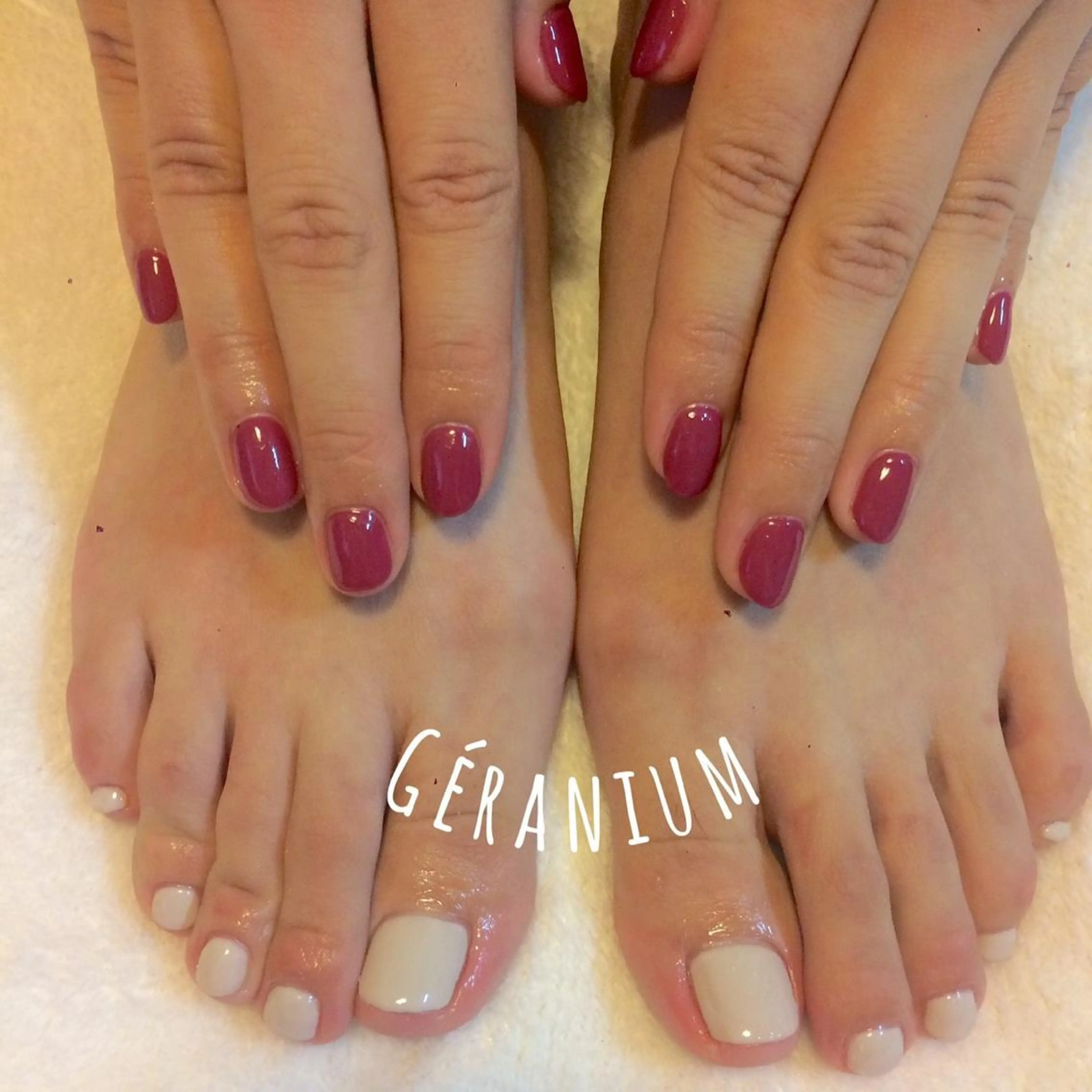 ネイル フットネイル ワンカラーネイル GéRanium Harukaのネイルデザイン