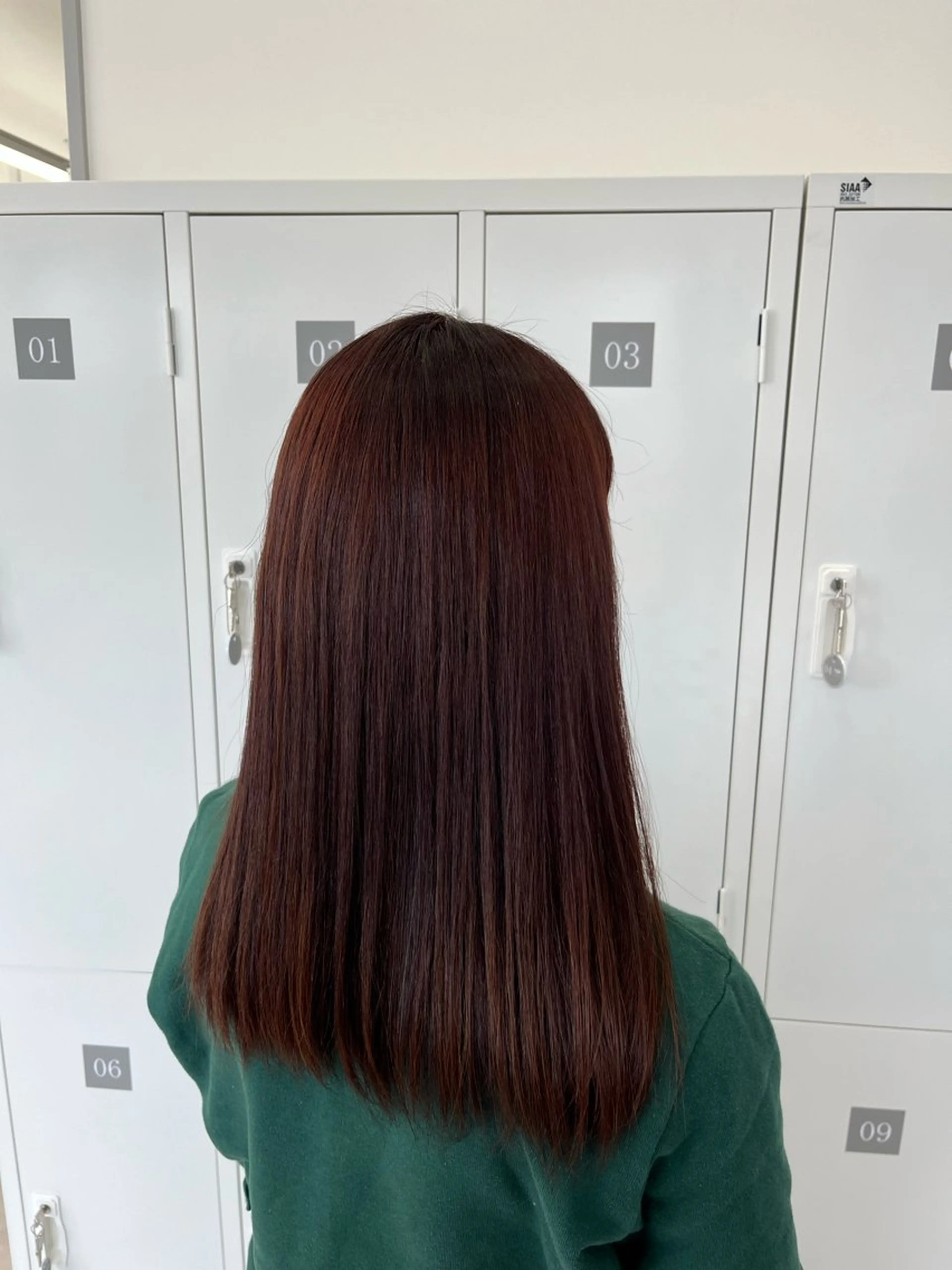 カラー レッドカラー 荒木 美沙樹のヘアスタイル