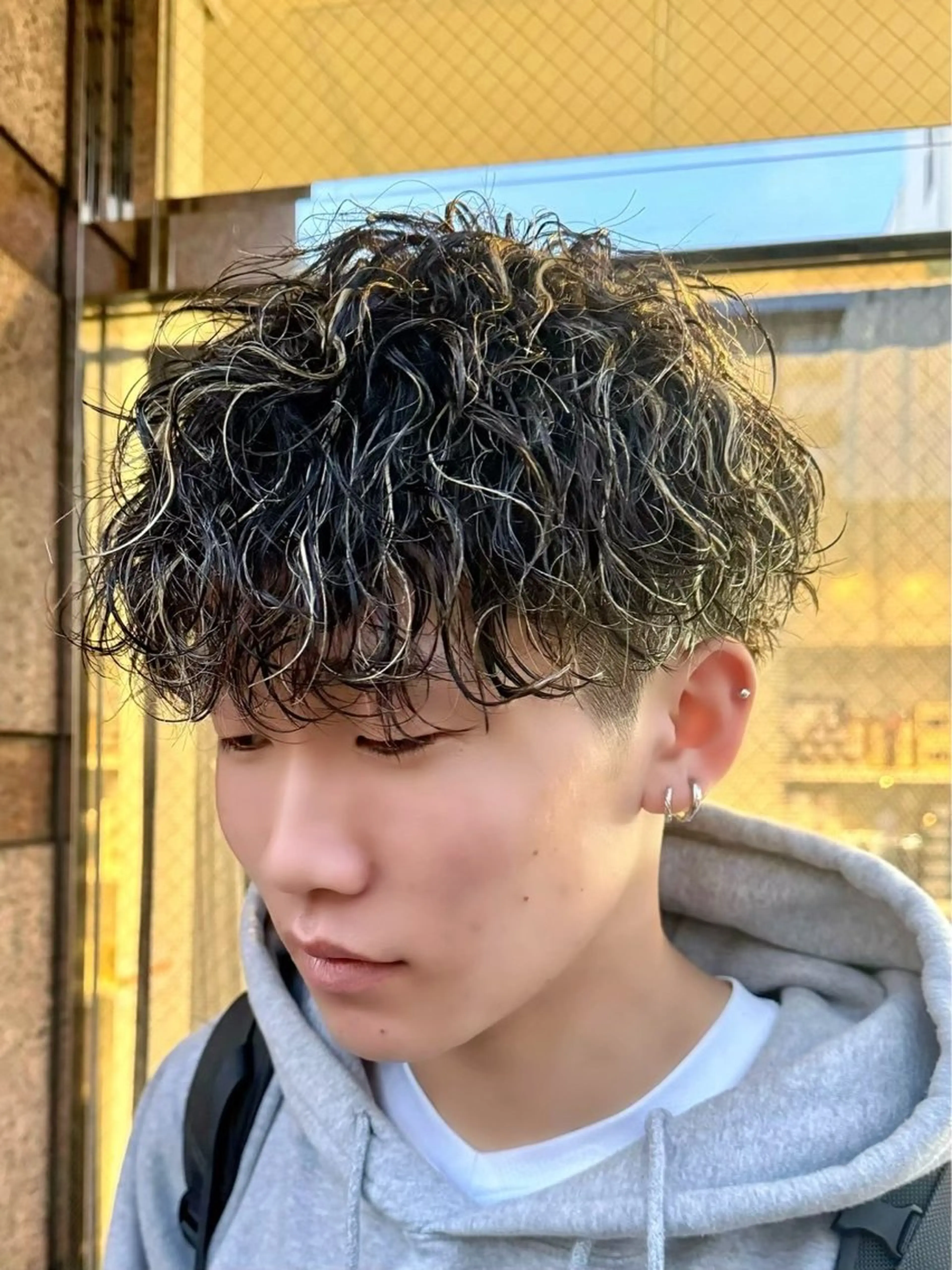 カラー パーマ ヘアアレンジ メンズ センターパート フェードカット マッシュ メンズパーマ メンズツイストパーマ パーマ／京都駅 ／メンズ/藤井　翔のヘアスタイル