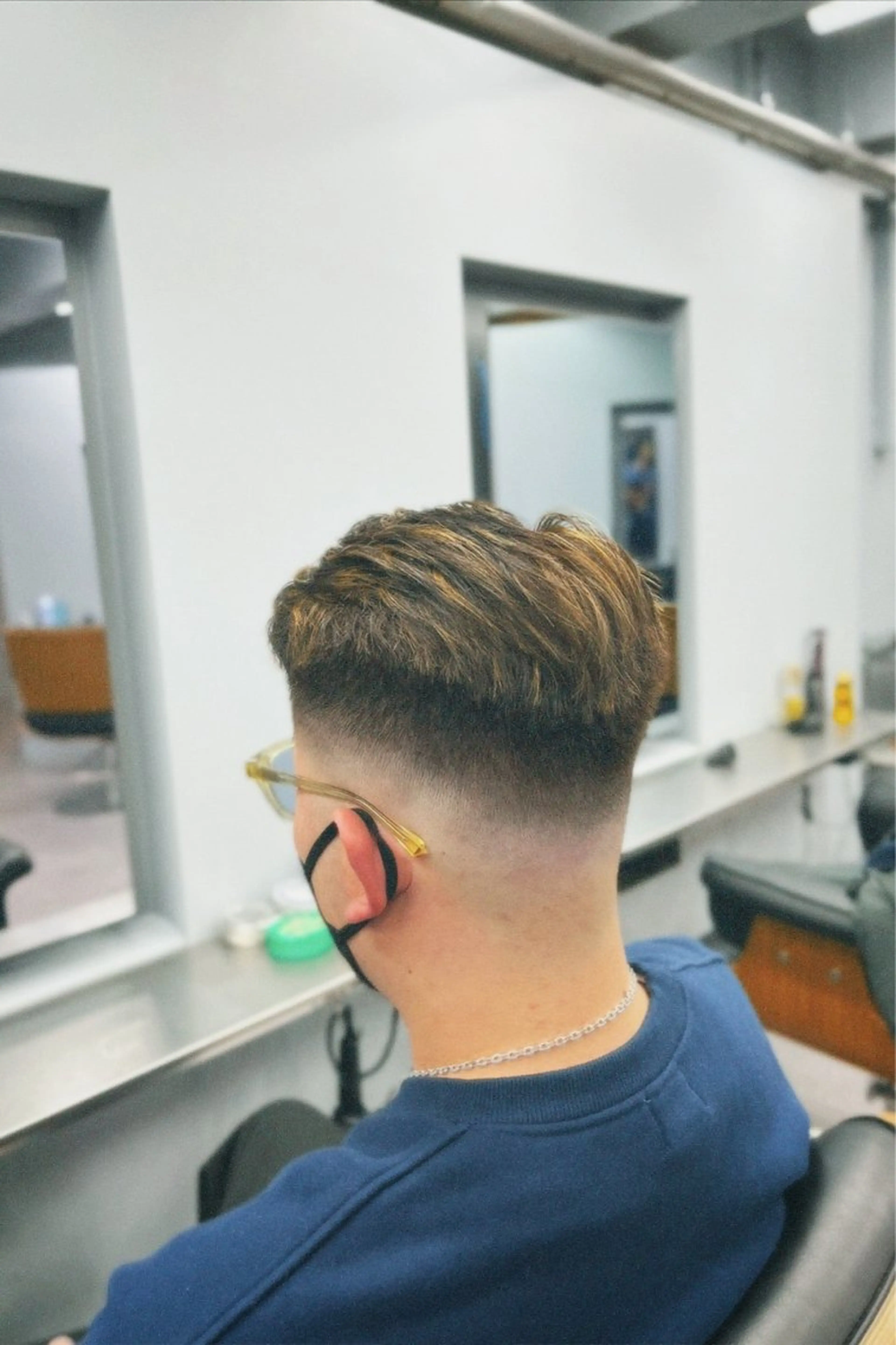 ショート カラー メンズ センターパート フェードカット マッシュ メンズパーマ メンズツイストパーマ カット ヘアカラー 池袋メンズパーマ フェード純平のヘアスタイル