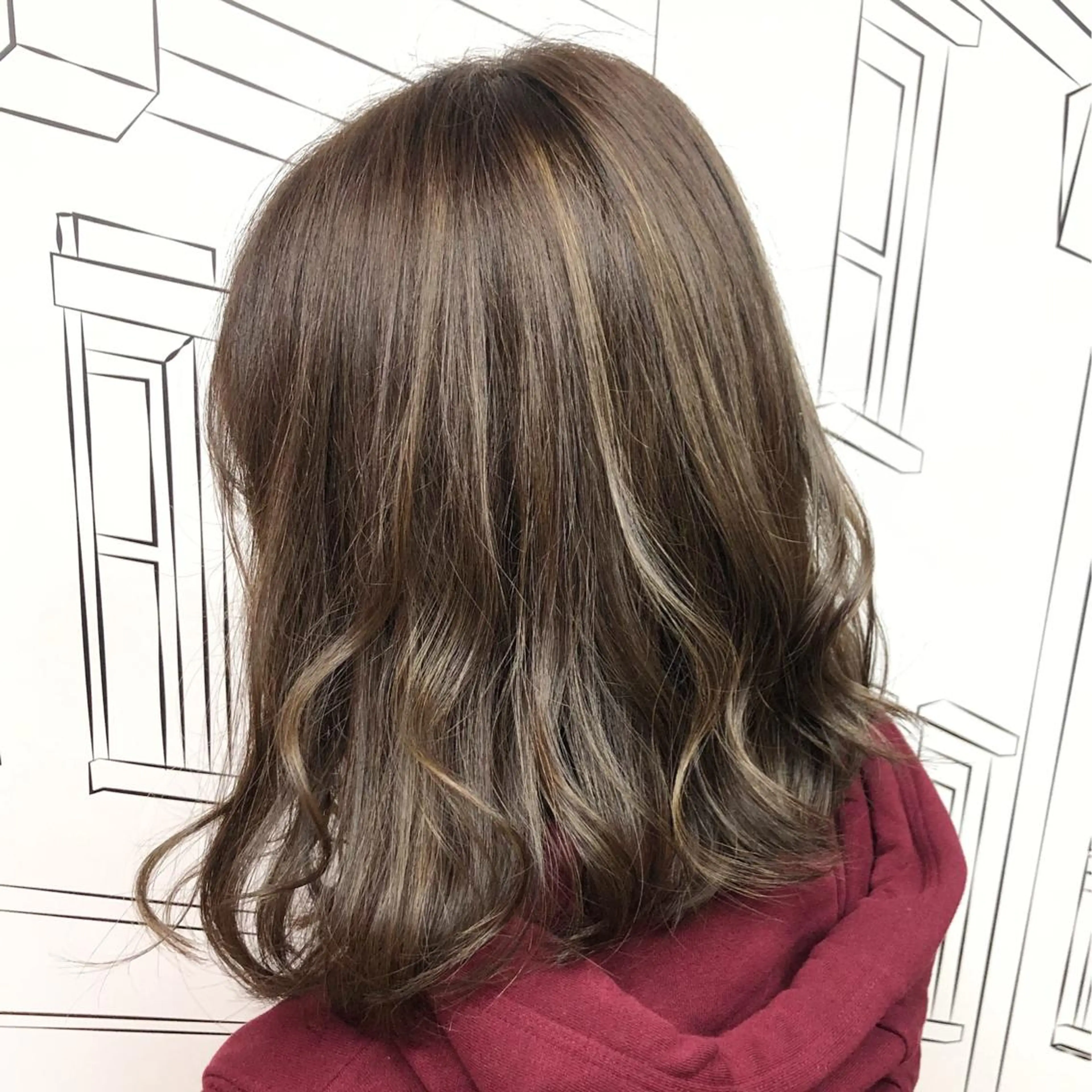 ミディアム カラー ハイライトカラー イルミナカラー ハイライト TOMOKA 艶髪/透明感カラーのヘアスタイル