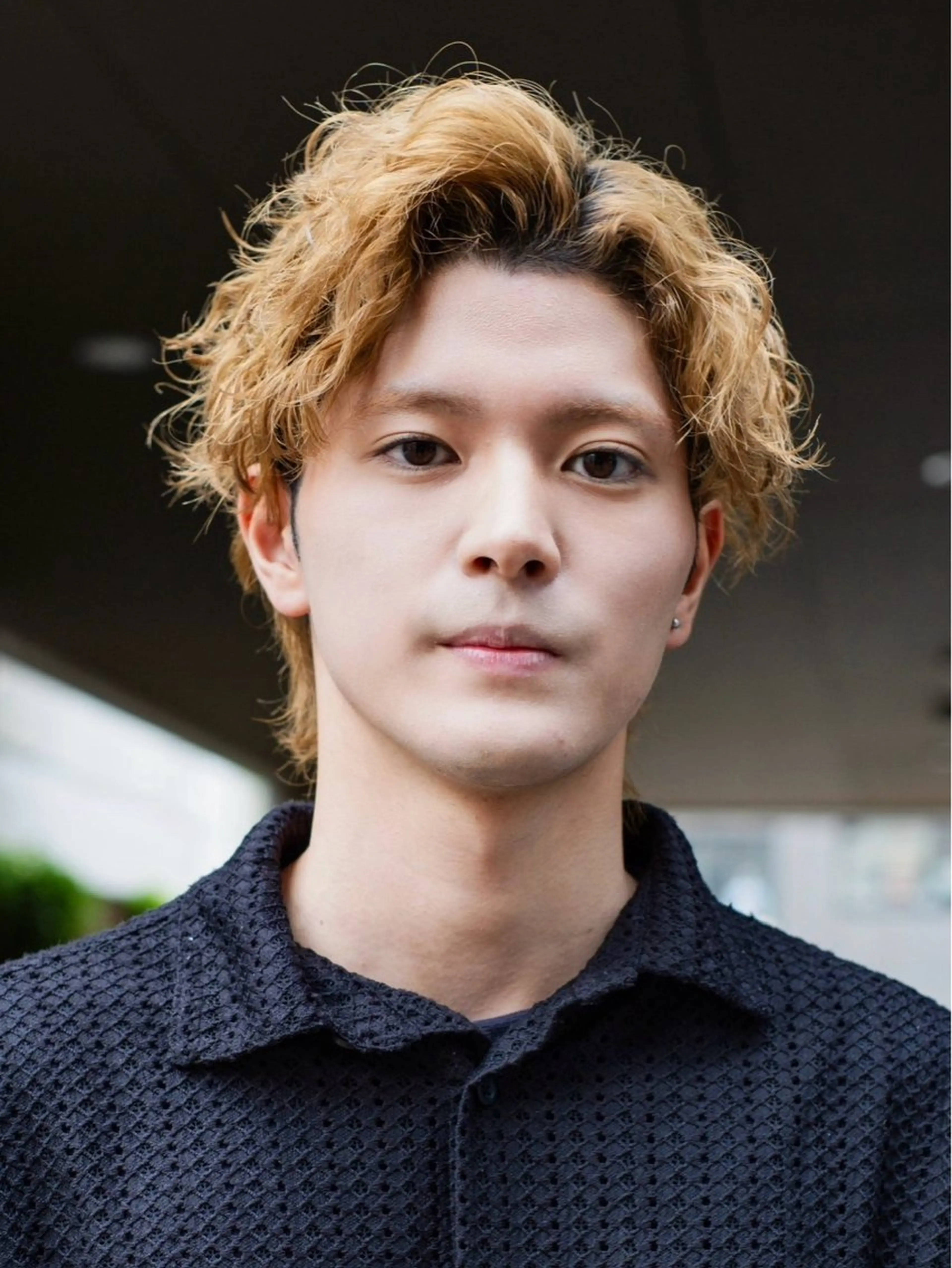 カラー パーマ メンズ フェザーパーマ メンズハイライト メンズ就活ヘア メンズパーマ プードルパーマ 夏果⭐︎fifth 天神 海外風パーマのヘアスタイル