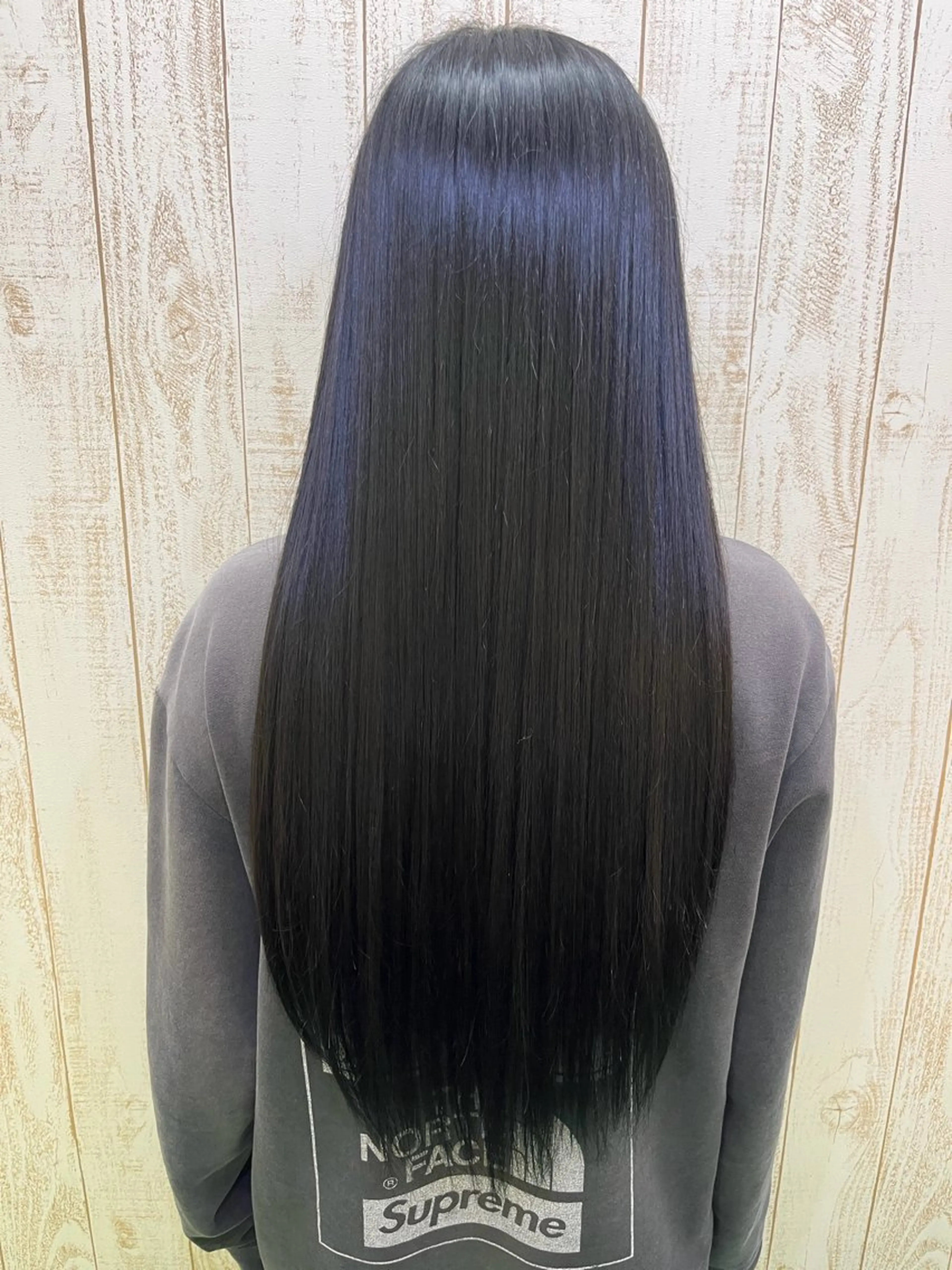 ロング カラー 黒髪 ブルーカラー ブルーブラック Ancheribyflammeum大船店所属・工藤 ゆなのヘアスタイル