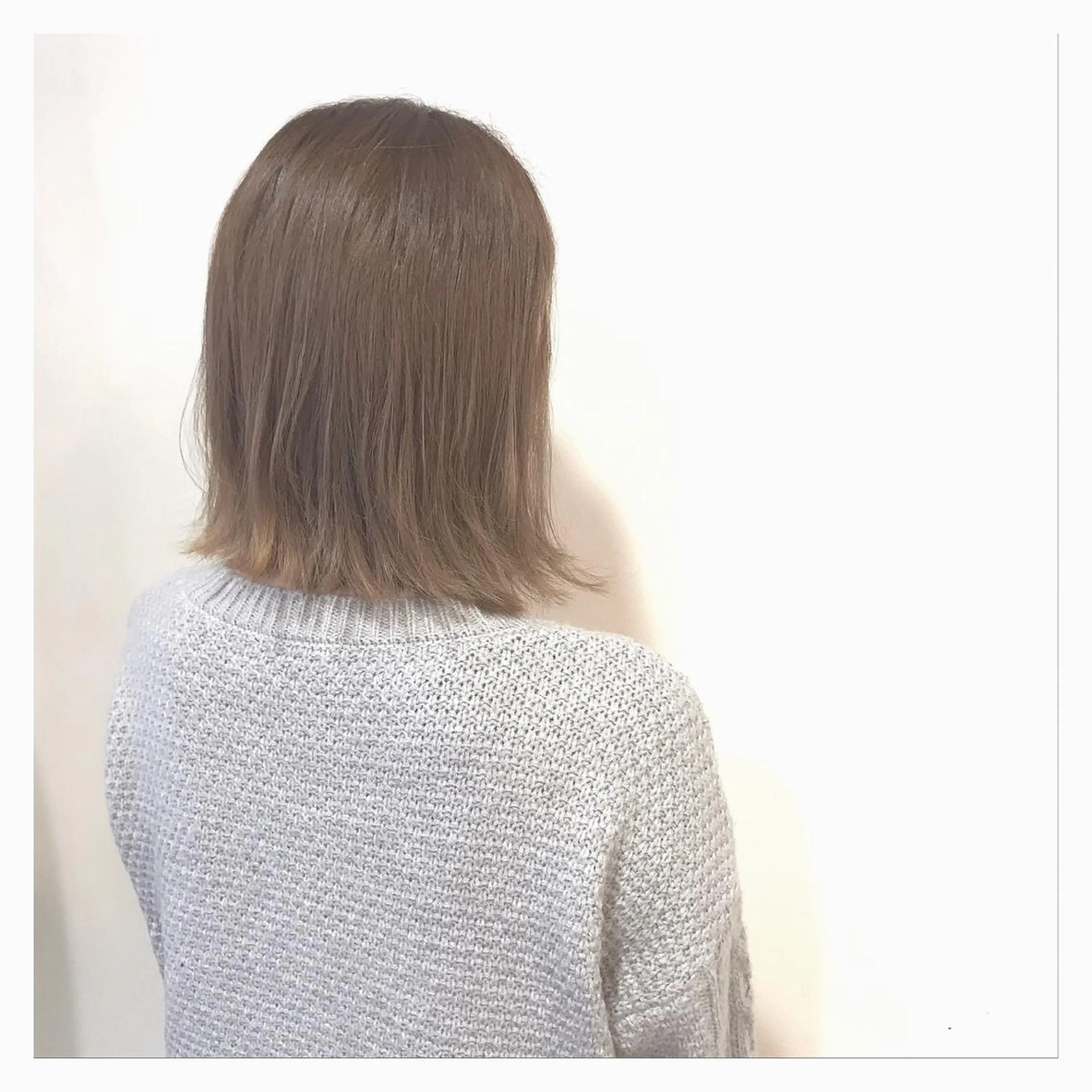 ミディアム カラー パーマ ヘアアレンジ メンズ グレージュ 岡田 杏のエステ・リラクイメージ