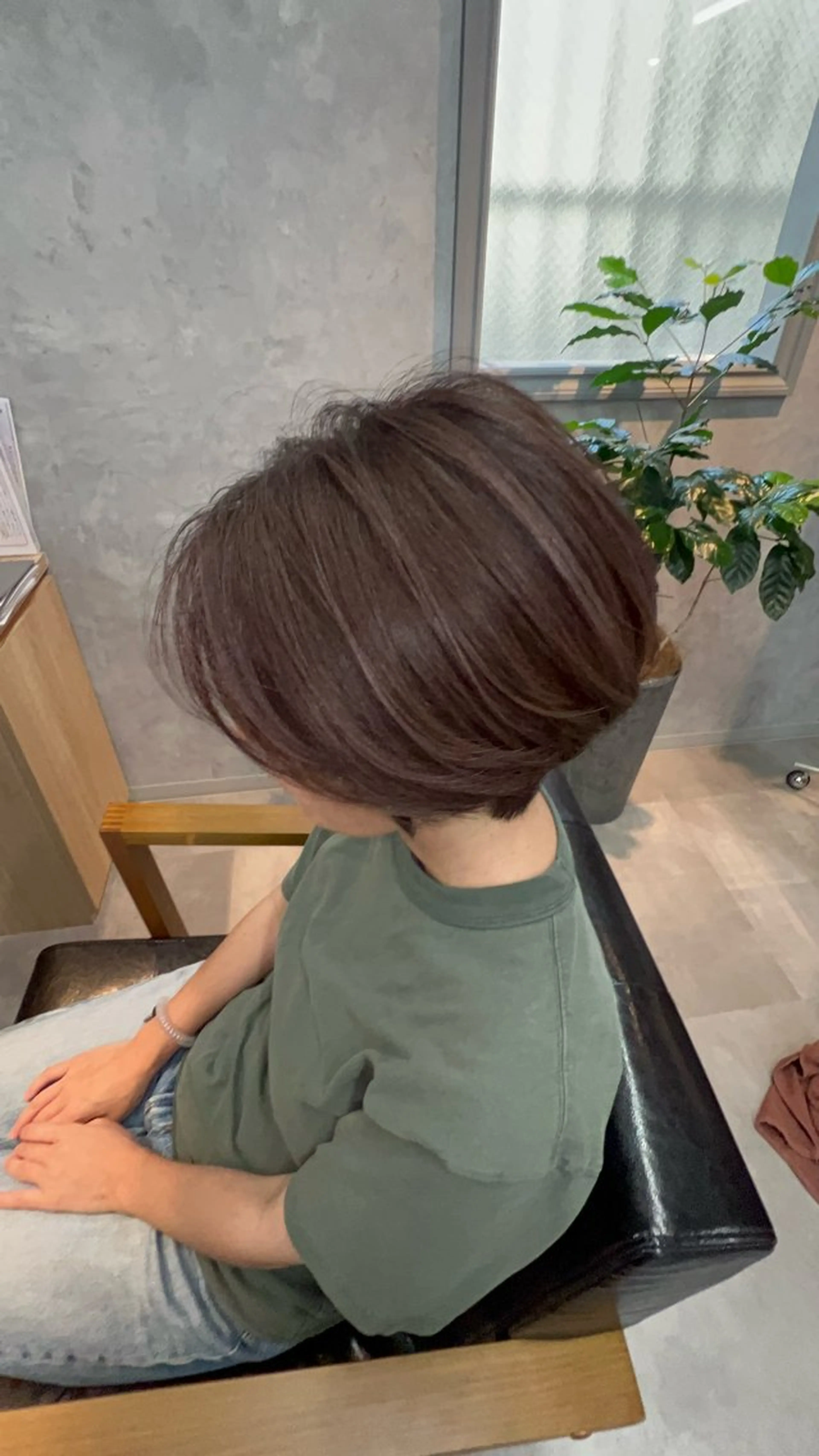 ミディアム motoトップカラー リスト/ブリーチカラのヘアスタイル