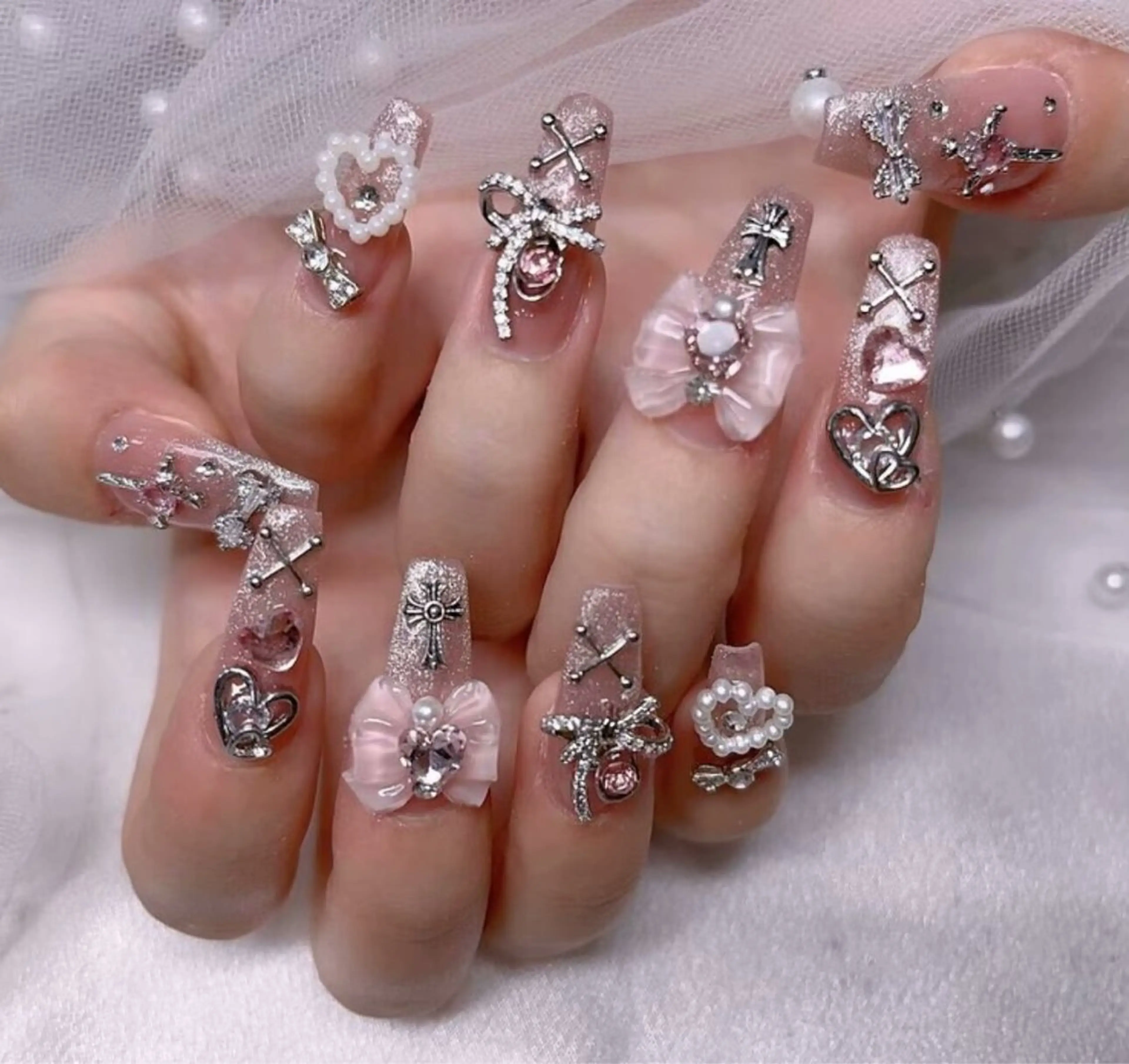 ネイル UMI ネイルサロン新宿🎀のネイルデザイン