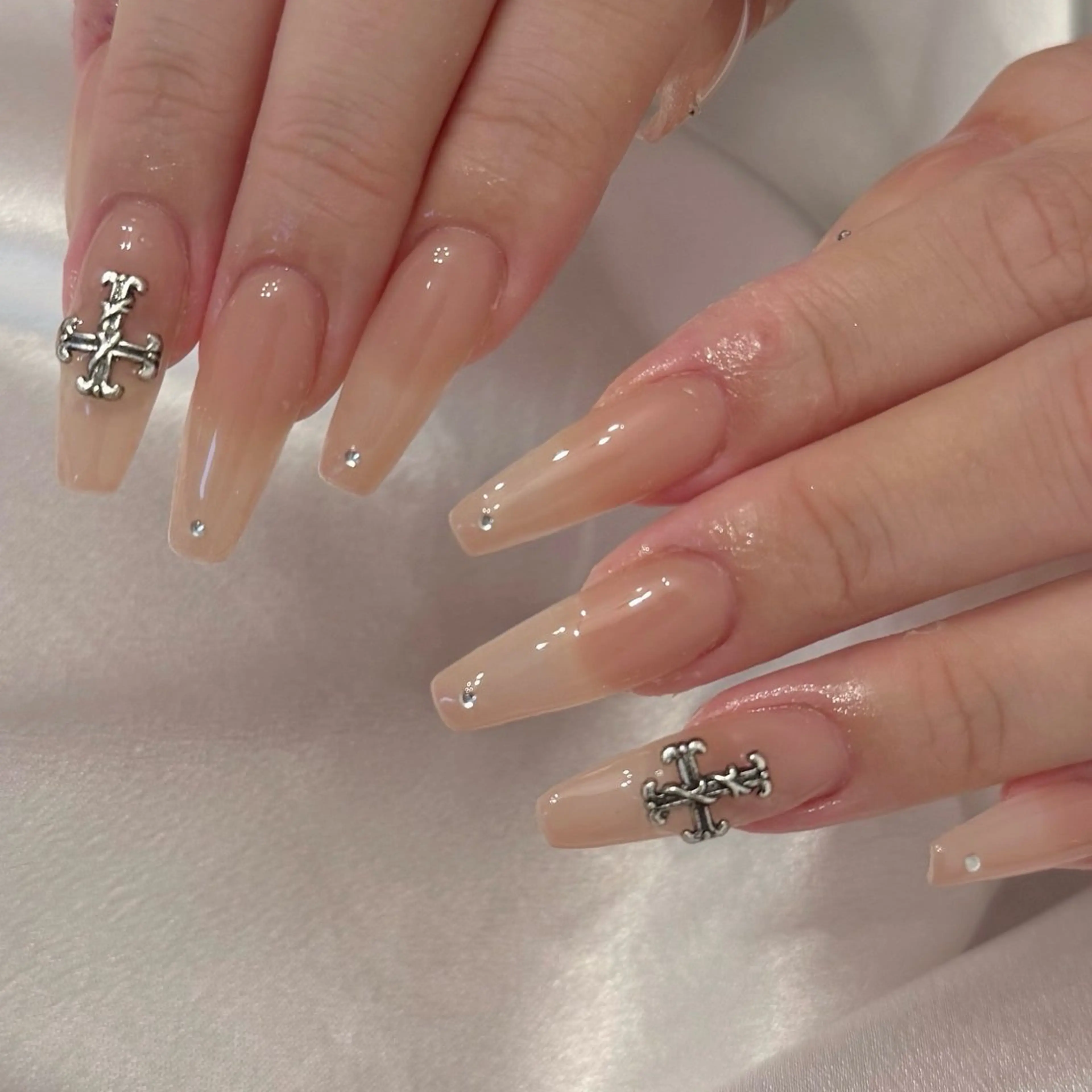 ネイル シュシュ 🎀 girly nailのネイルデザイン