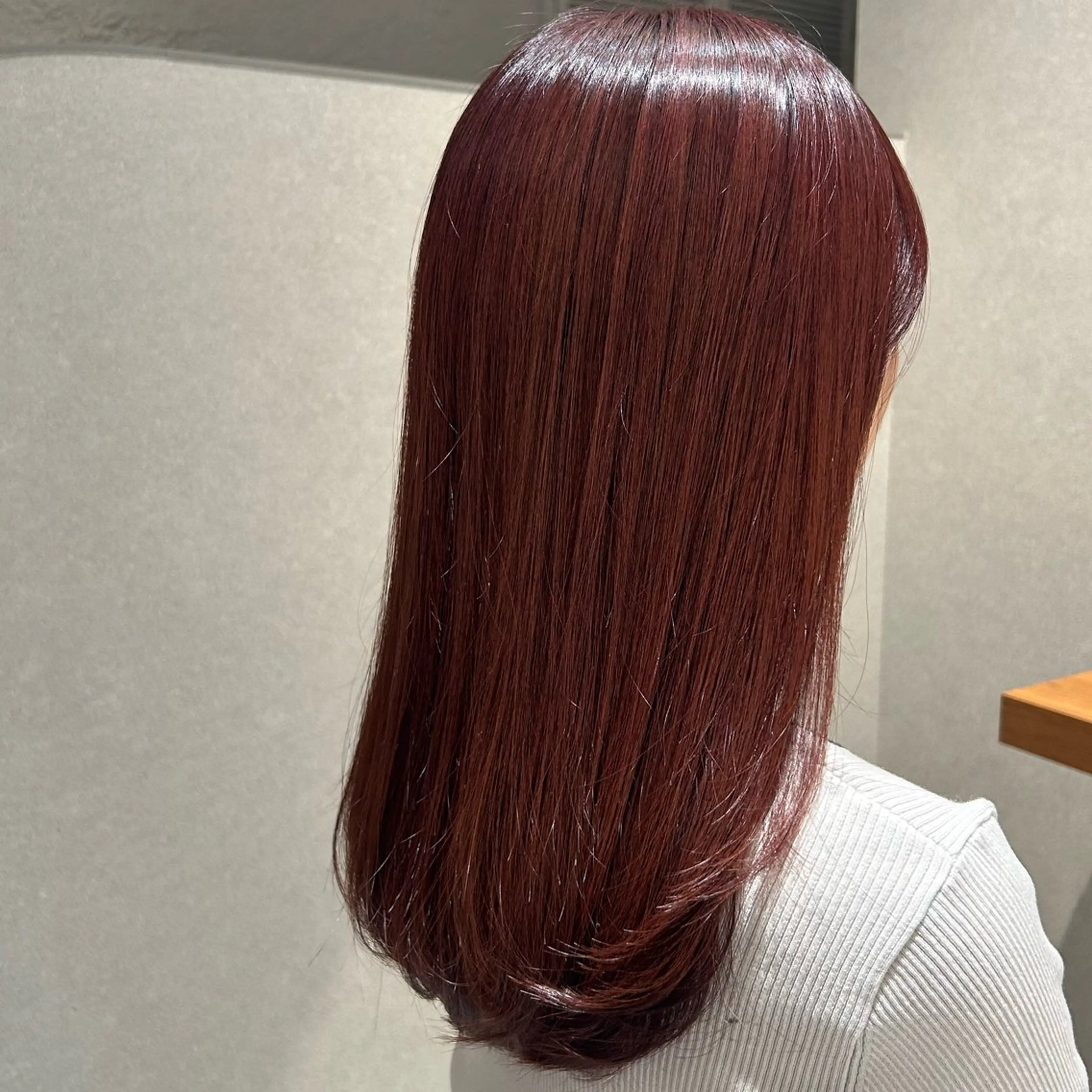 ロング ヘアカラー LOVESTOIKE 井上つぐみ/透明感のヘアスタイル