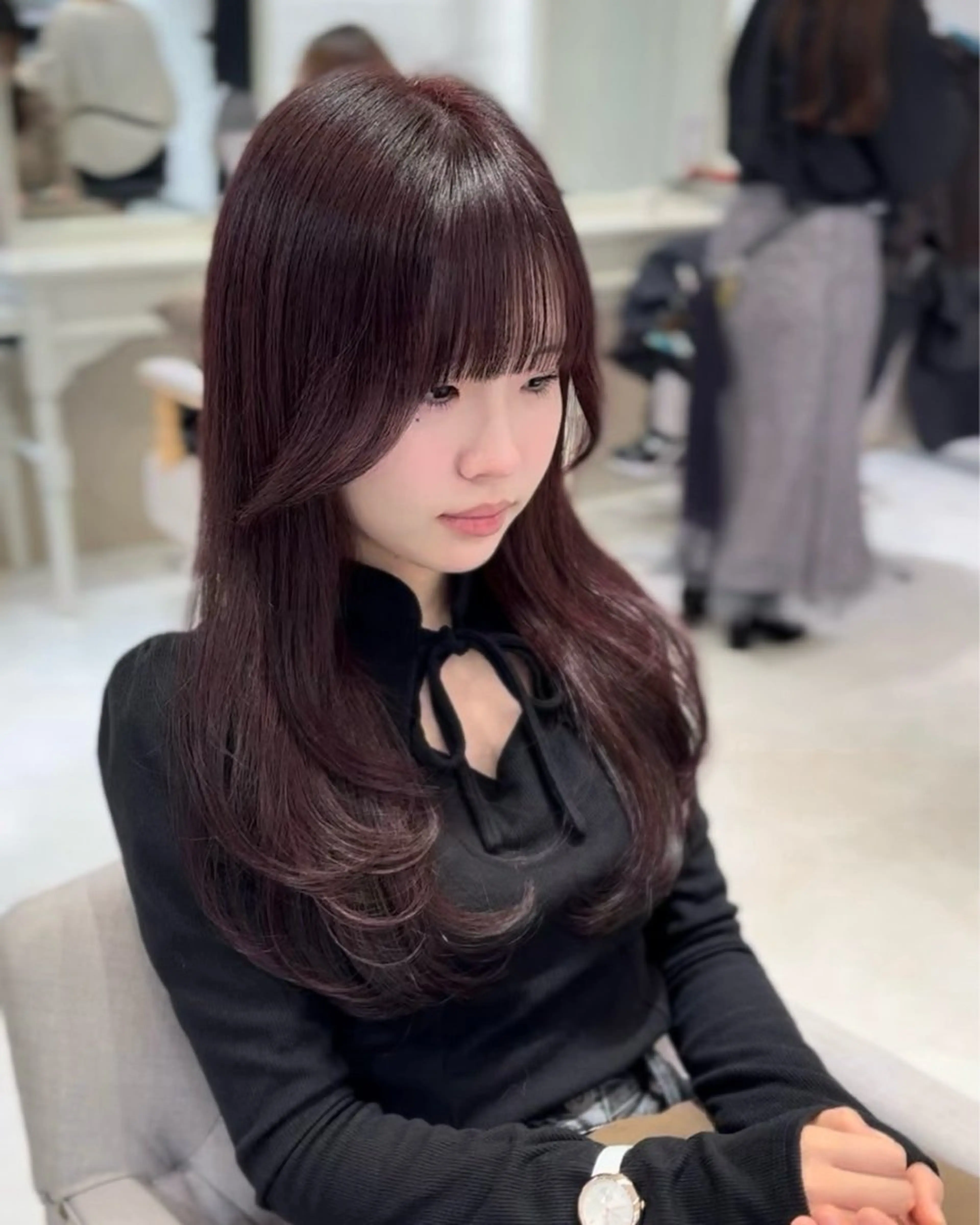 ロング レイヤーカット カット ヘアカラー トリートメント 神戸で縮毛矯正/髪質 改善/お任せくださいのヘアスタイル