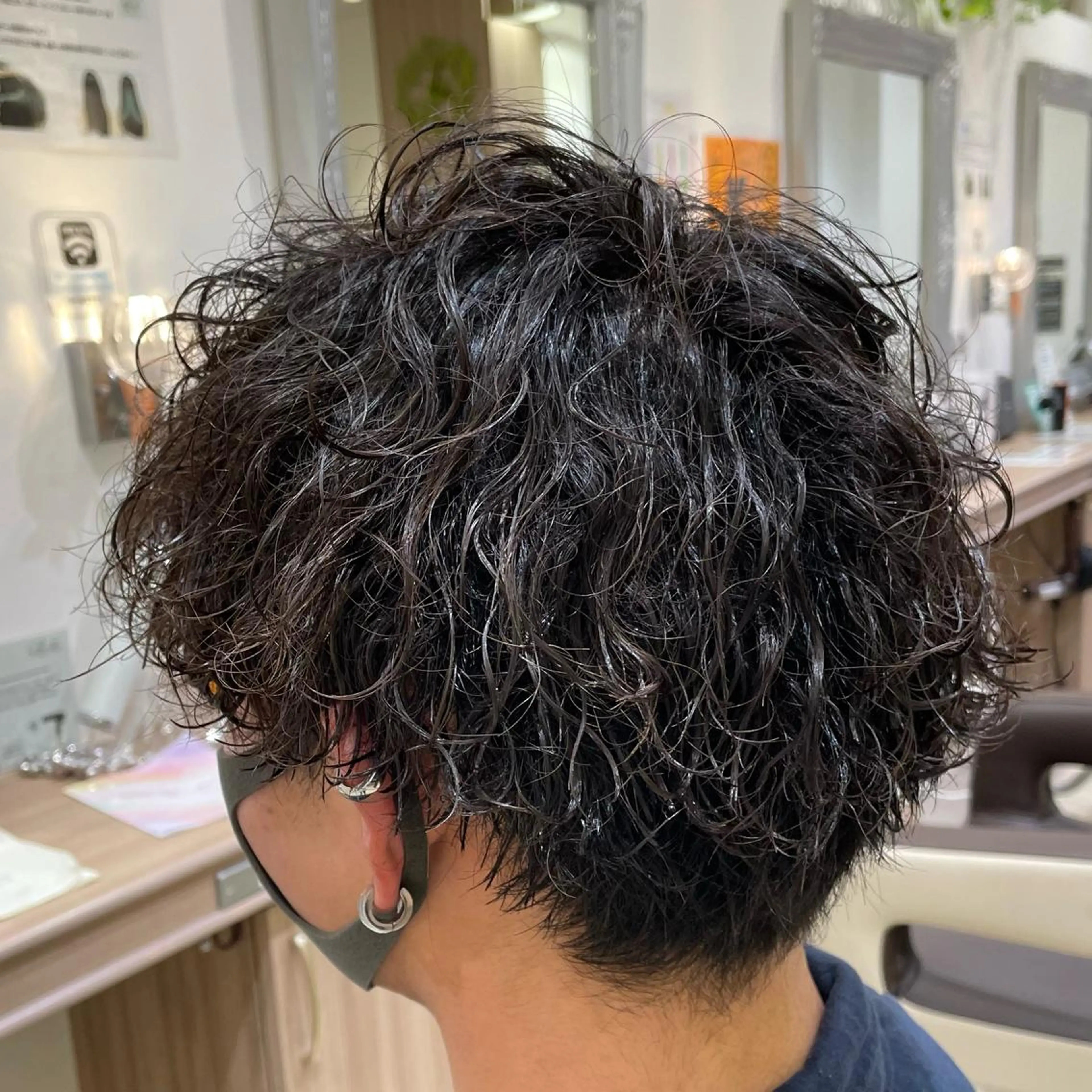 ショート パーマ メンズ 比嘉 龍佑のヘアスタイル