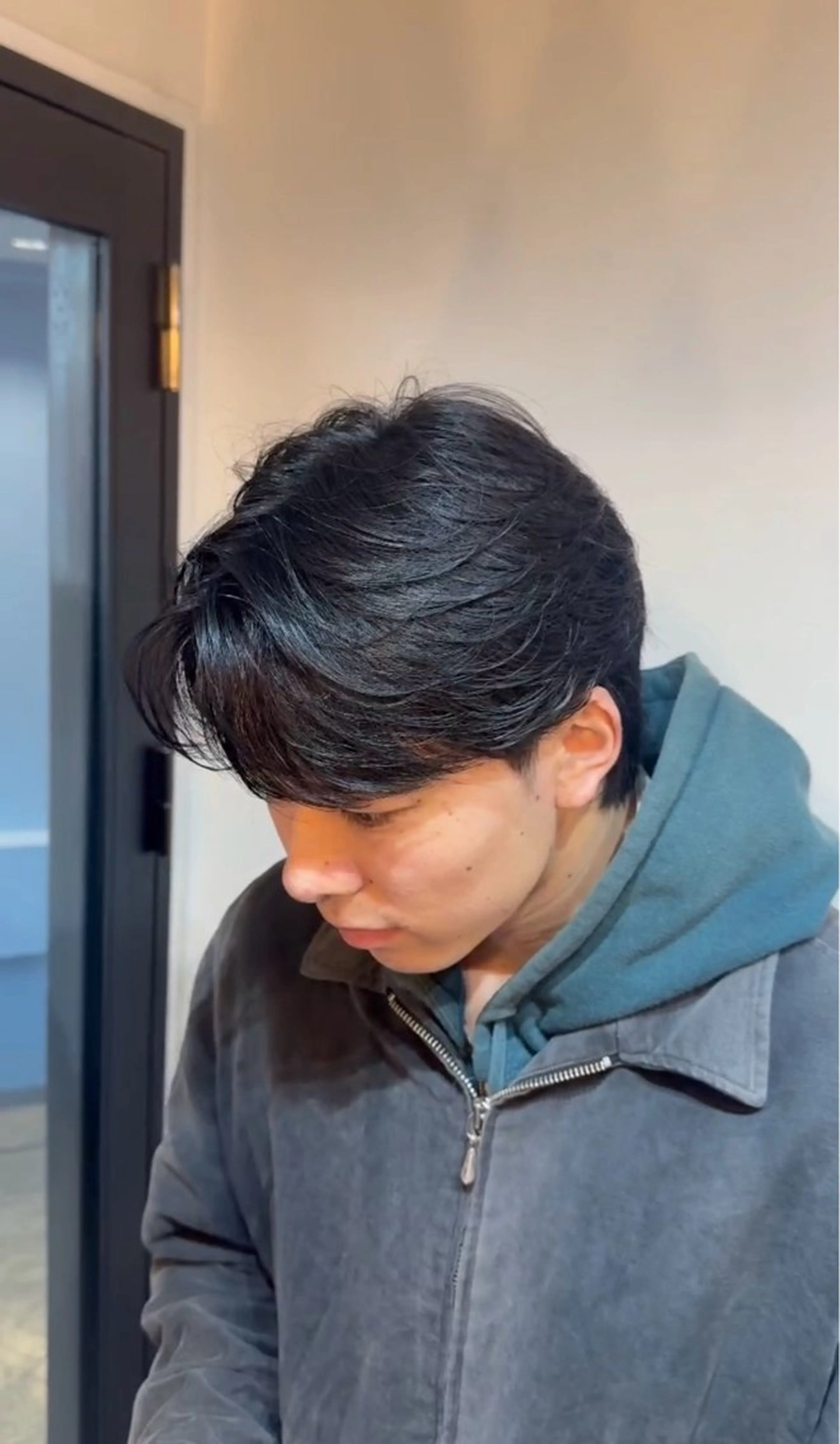 ショート パーマ メンズ おがた たくむの眉毛・アイブロウイメージ