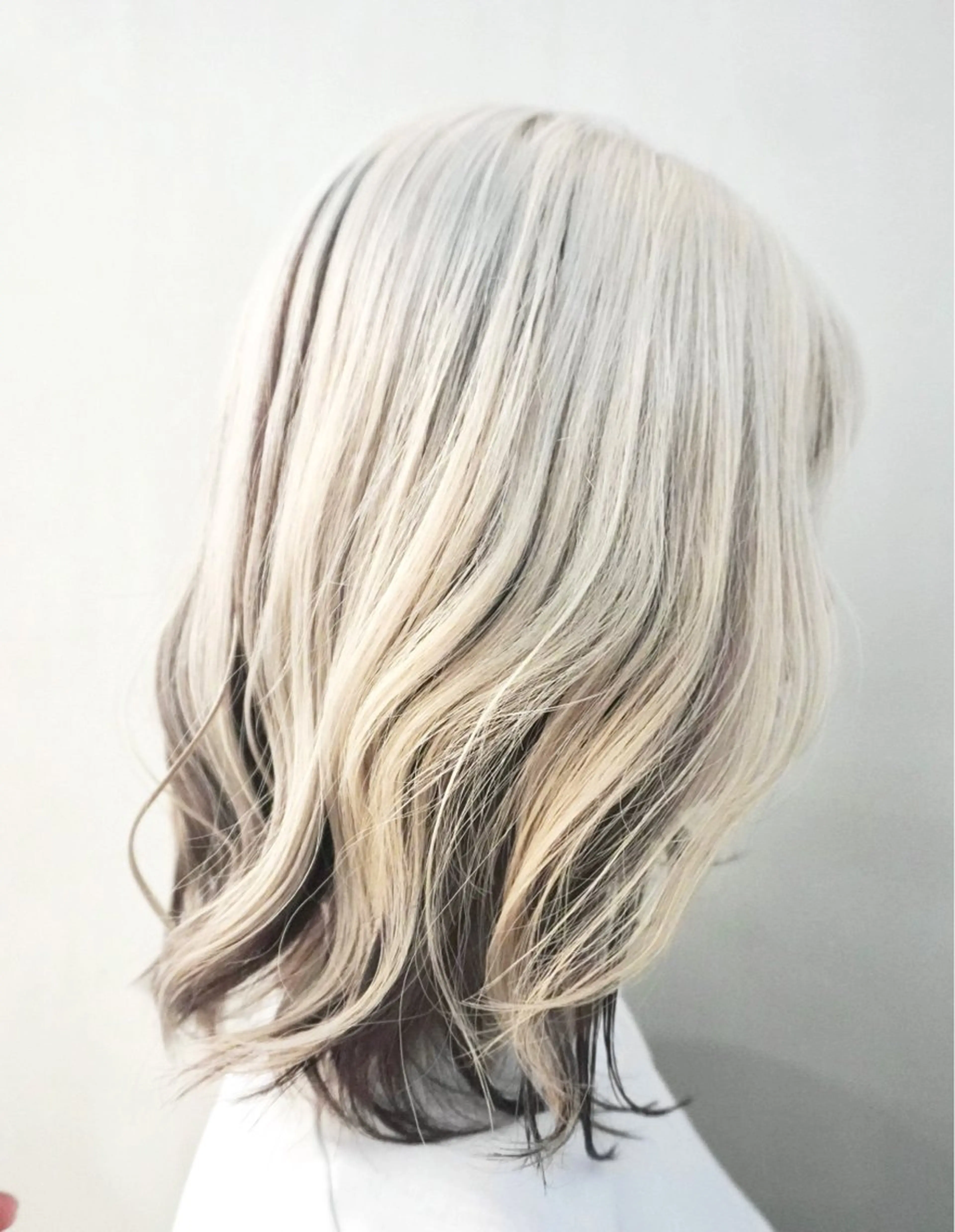 セミロング ヘアカラー ハイトーンカラー/ hinata🪽のヘアスタイル