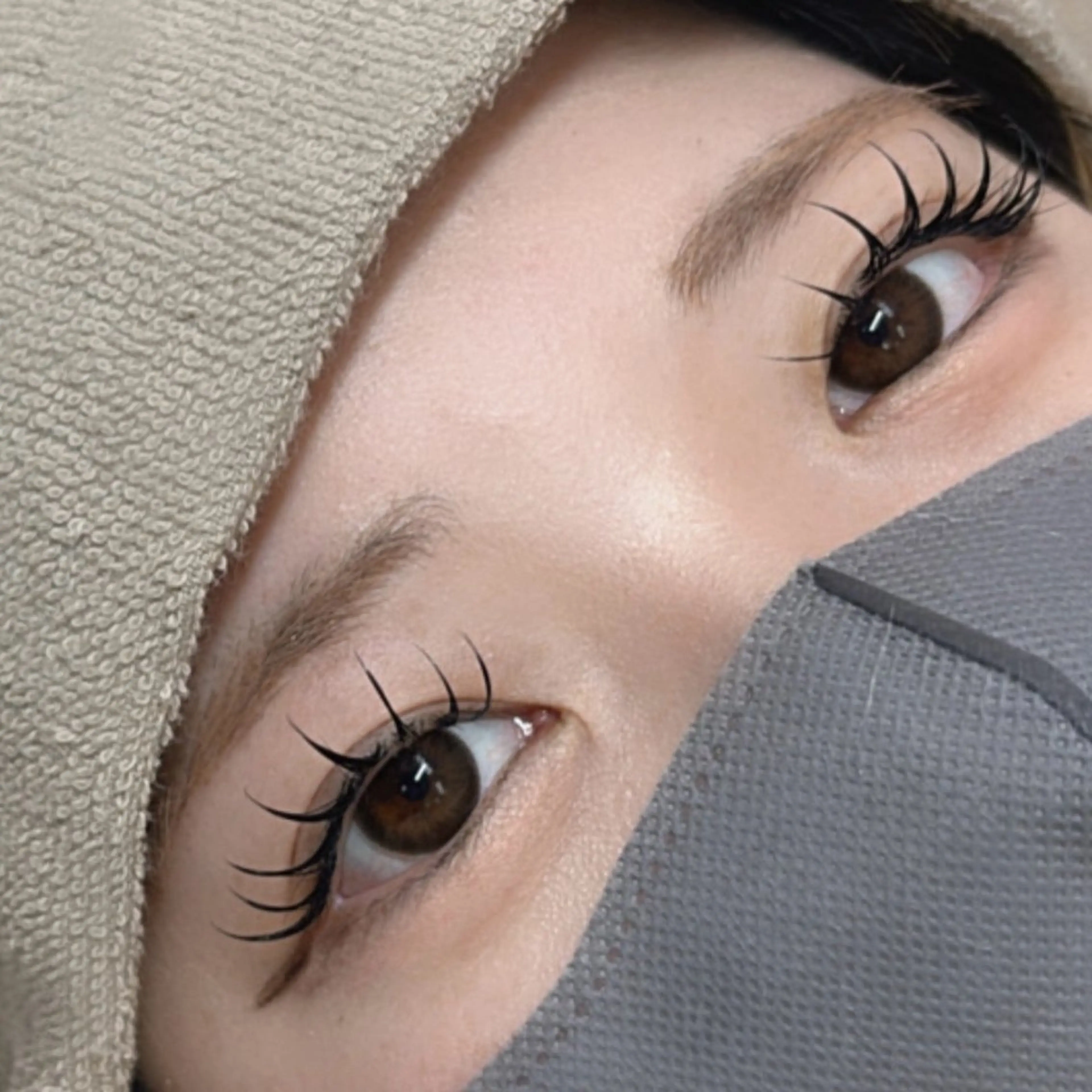 マツエク・マツパ 付け放題 束感まつ毛 Dカール フラットラッシュ VTG eyelash まつ毛エクステ専門店所属・VTGeyelash 菅家の眉毛・アイブロウイメージ