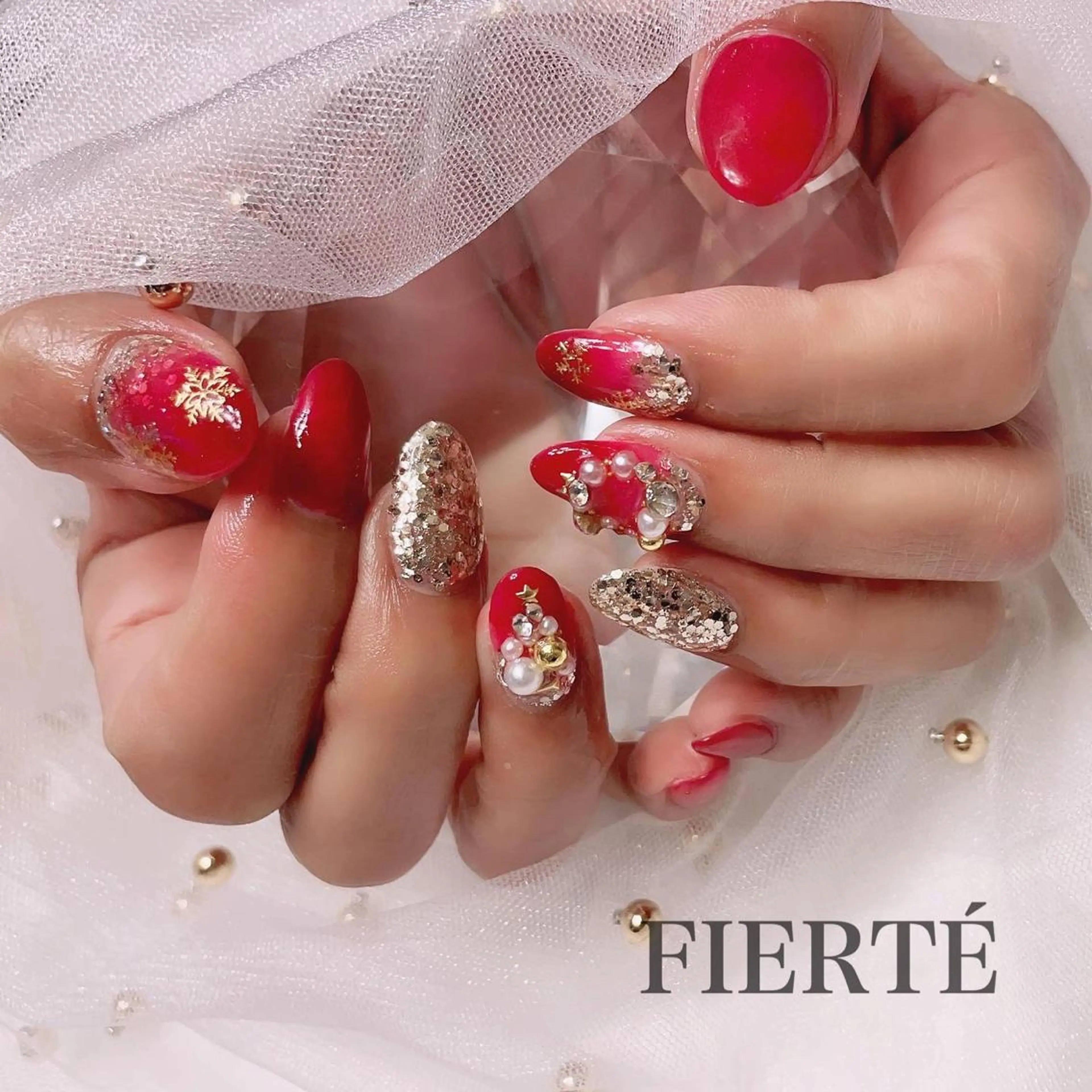 ネイル 冬ネイル クリスマス ハンドネイル FIERTÉ所属・FIERTÉ Miyuのネイルデザイン