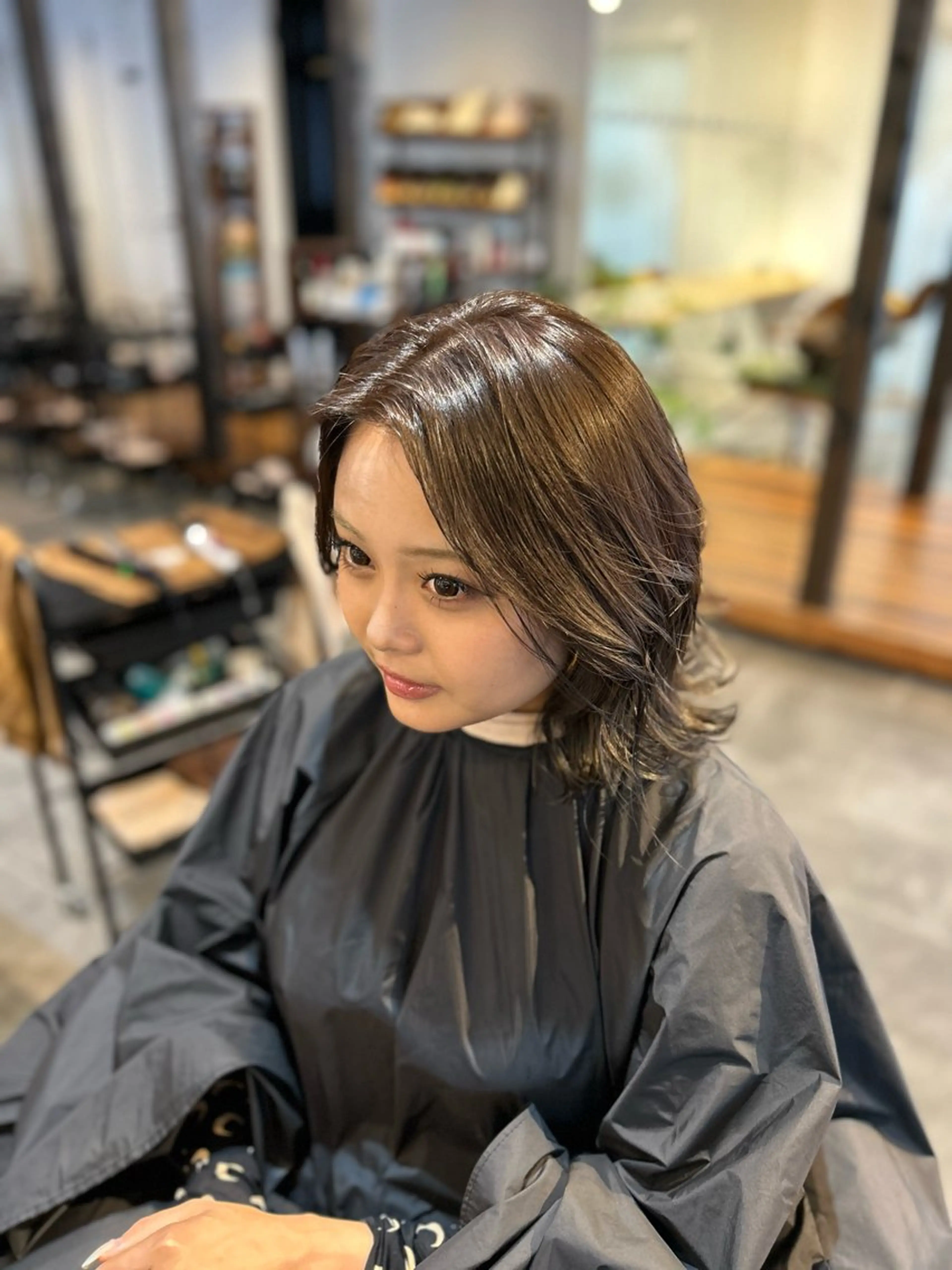 ミディアム カラー ベージュカラー オリーブベージュ 出島 凜平のヘアスタイル