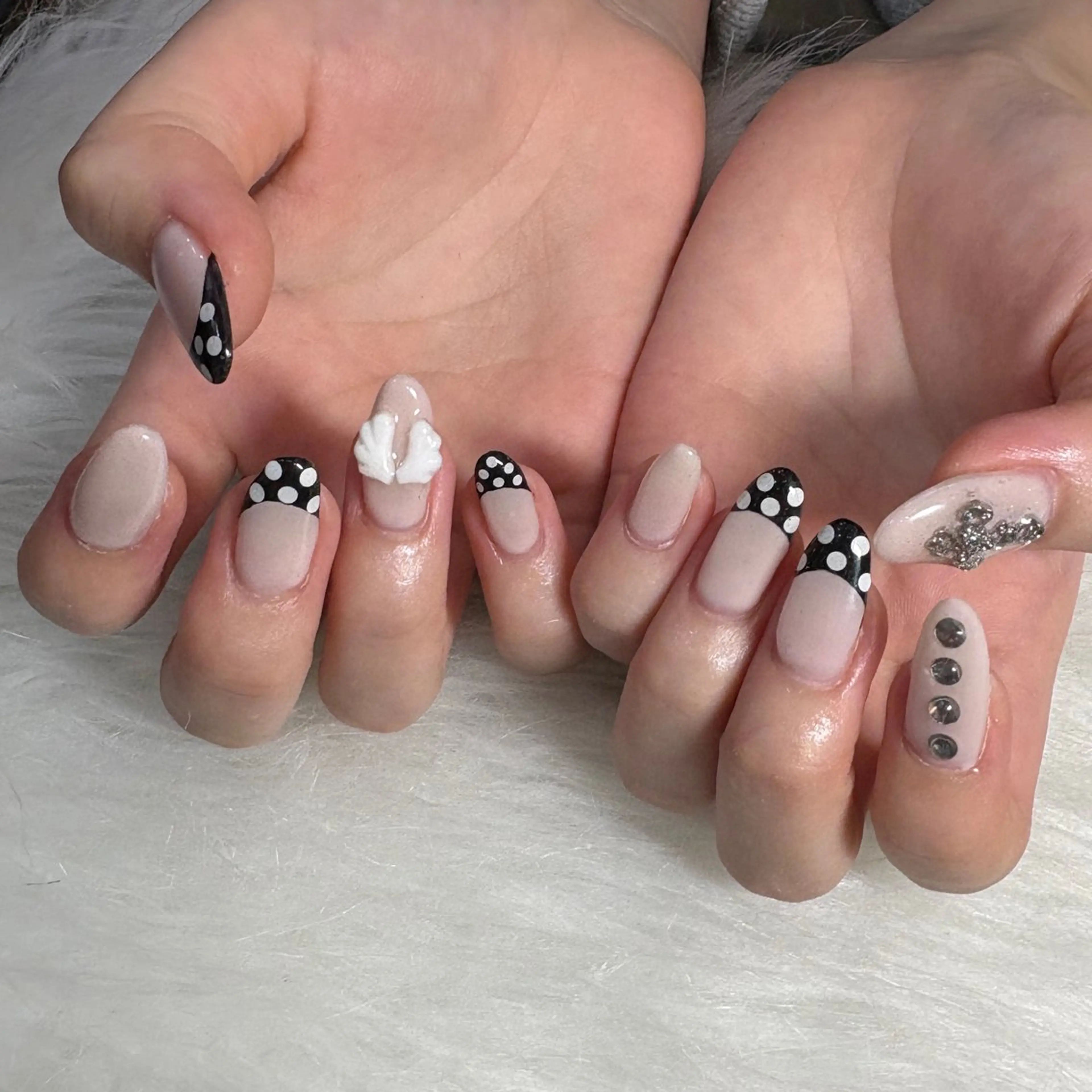 ネイル フットネイル フレンチネイル ハンドネイル LAVISH manaのネイルデザイン