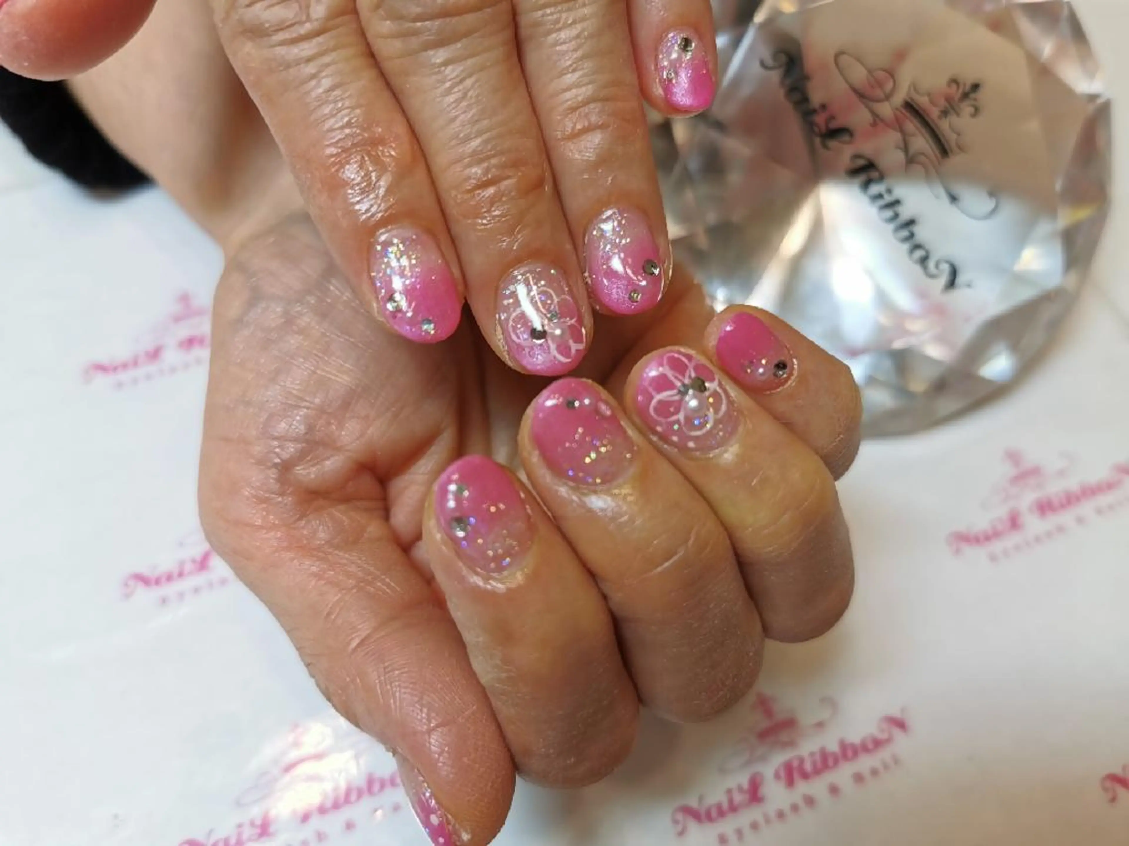 ネイル ネイルリボン 受付スタッフのネイルデザイン