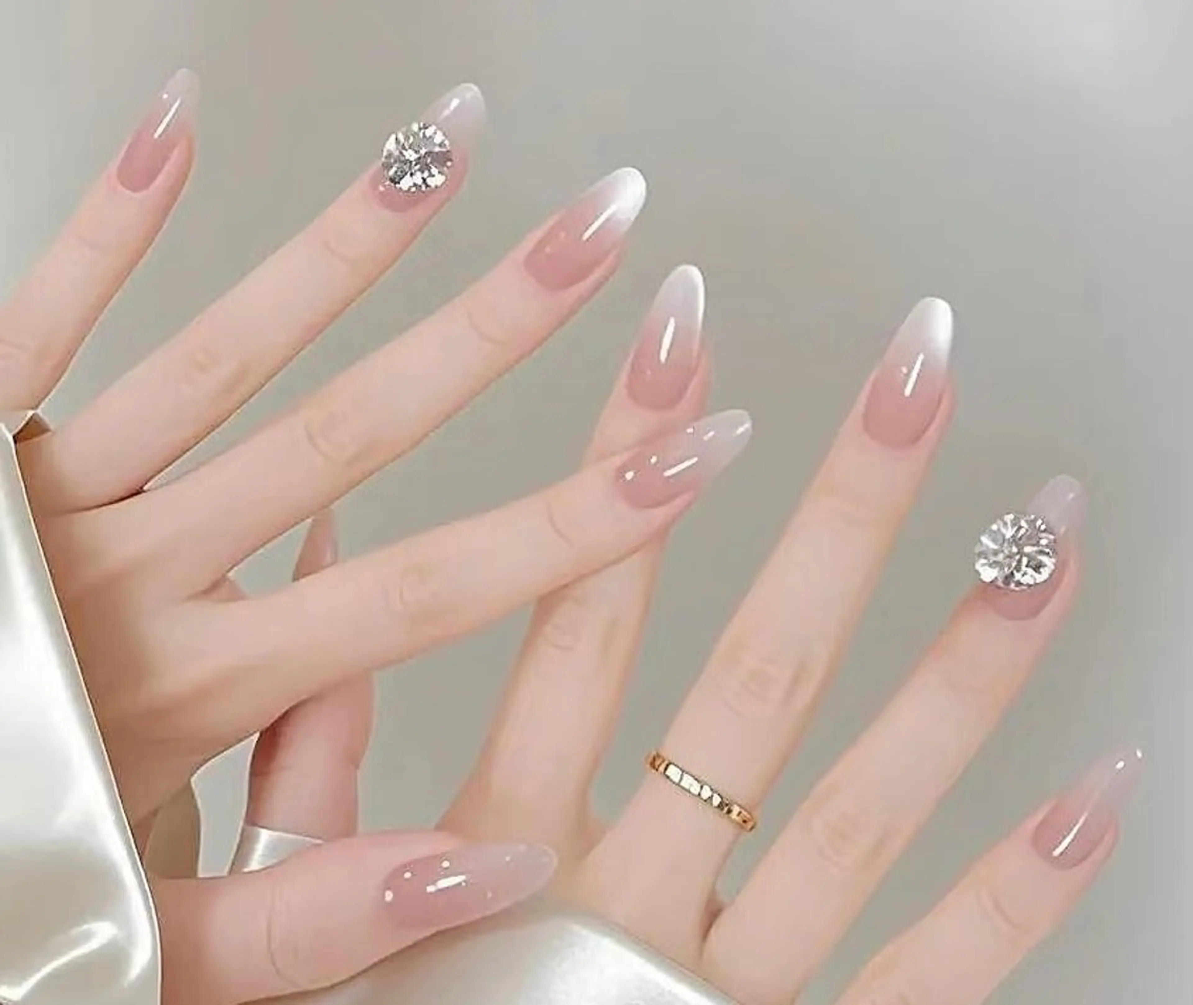 ネイル 高木 維麗絲のネイルデザイン