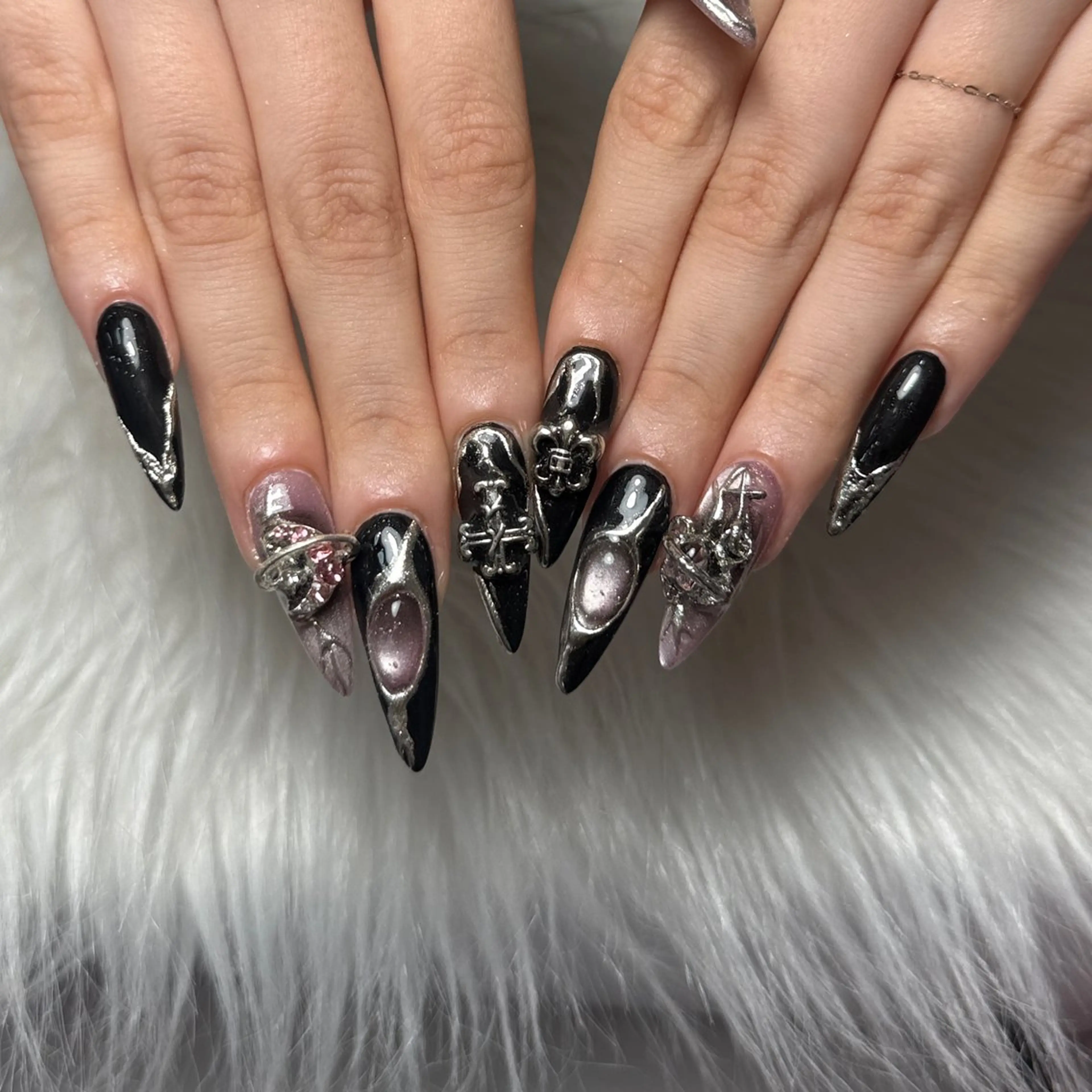 ネイル オーロラネイル 長さ出し フラッシュネイル フレンチネイル ジェルネイル Michi Nail Staffのネイルデザイン
