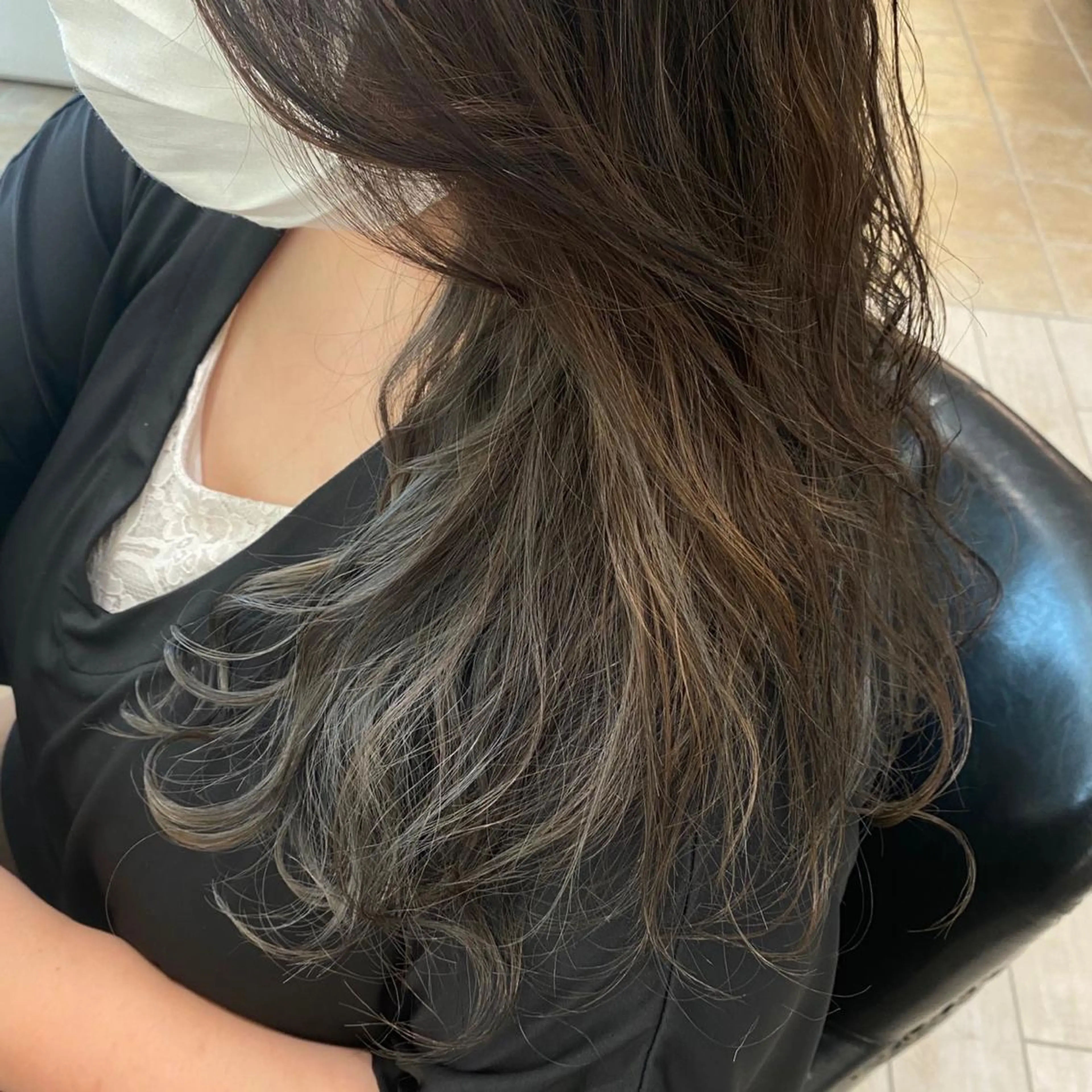 ロング カラー ヘアアレンジ メンズパーマ特化🔥 ツイスパ/シャドウのヘアスタイル