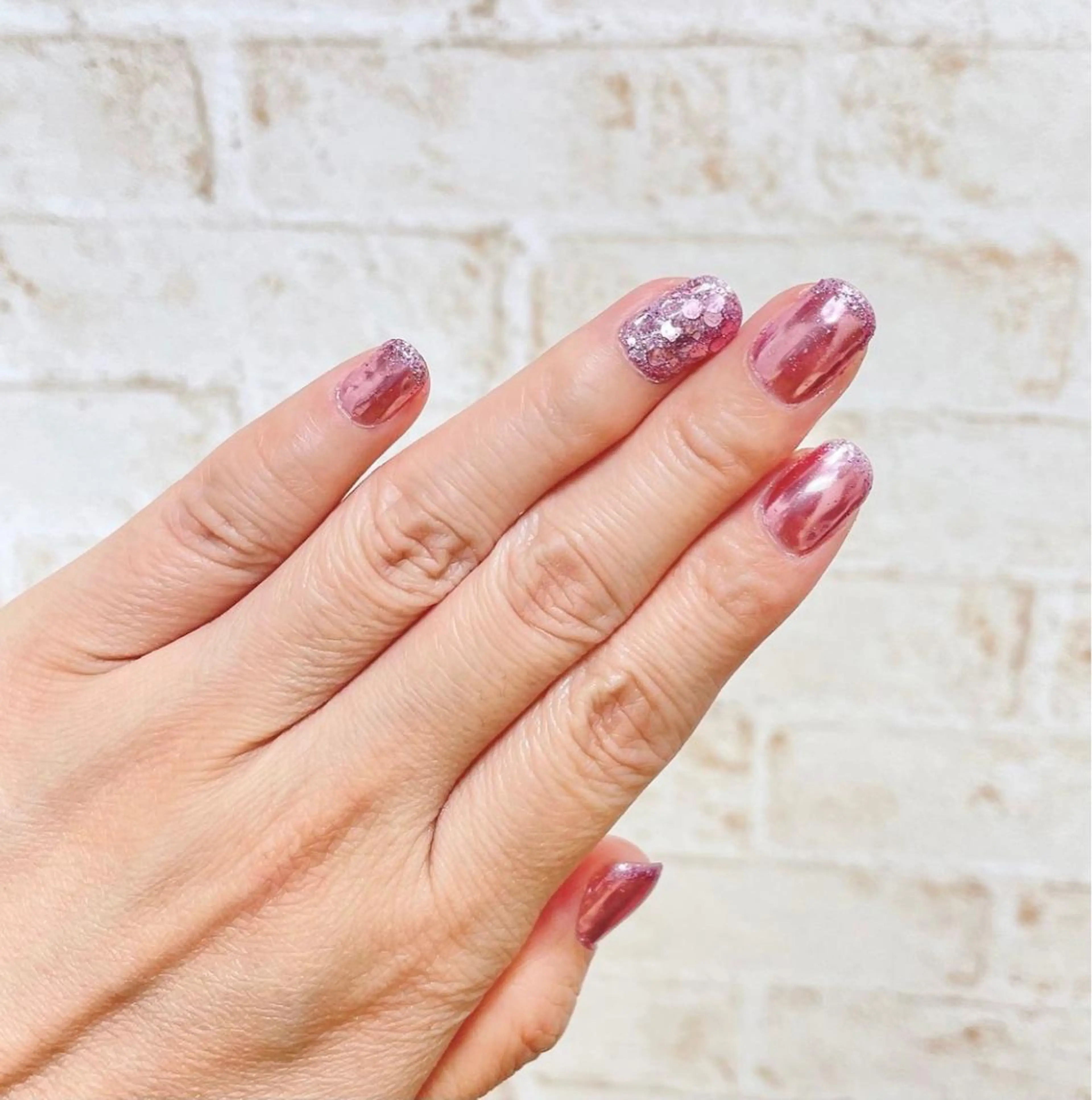 ネイル キラキラネイル ラメ(グリッター) ミラーネイル ヘアーサロン ＳＯRＡお顔剃りのエステ・リラクイメージ