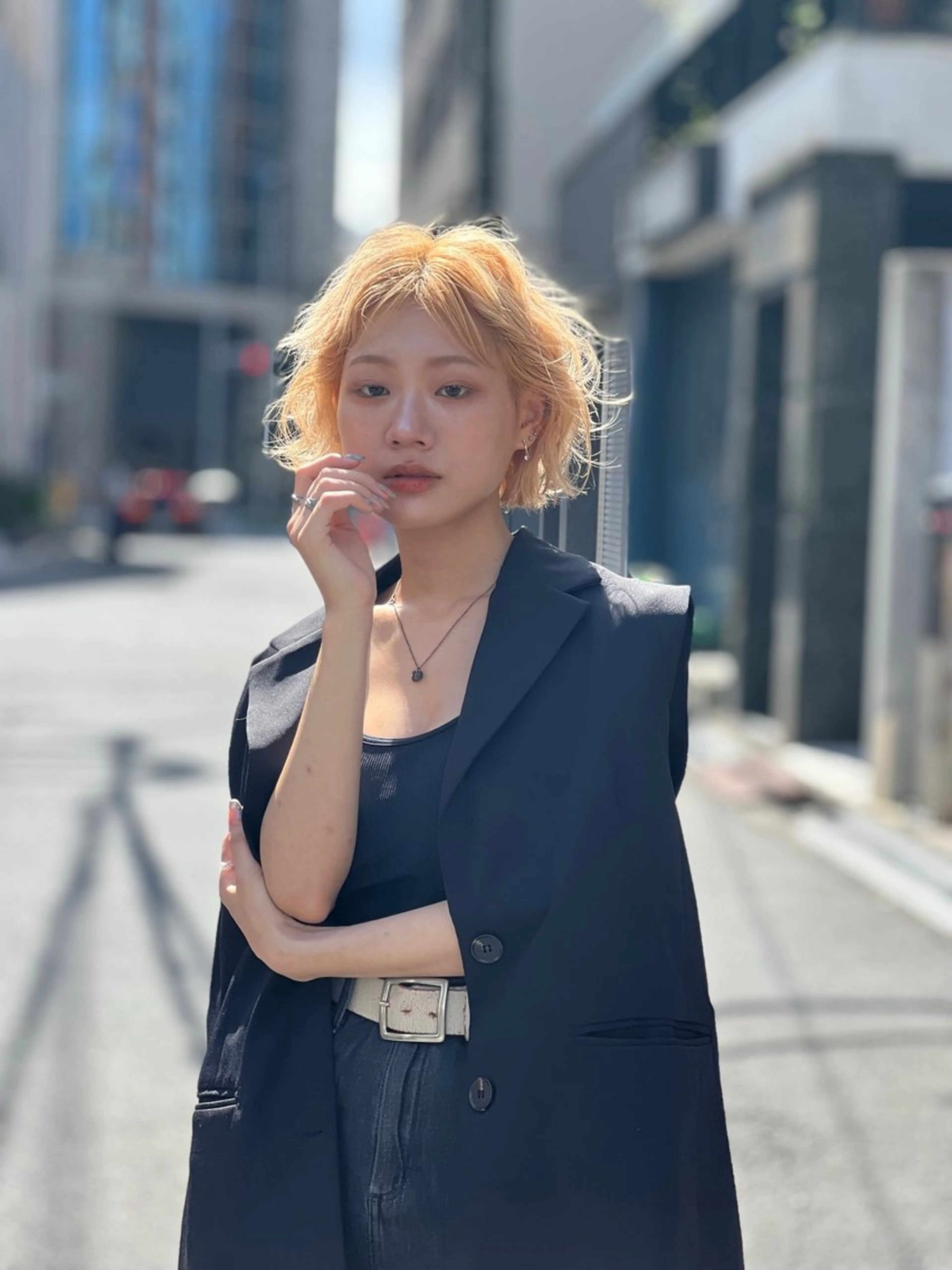 ミディアム カラー 抜きっぱなしブロンド ダブルカラー カット パーマ SHU｜レイヤー カット/パーマのヘアスタイル