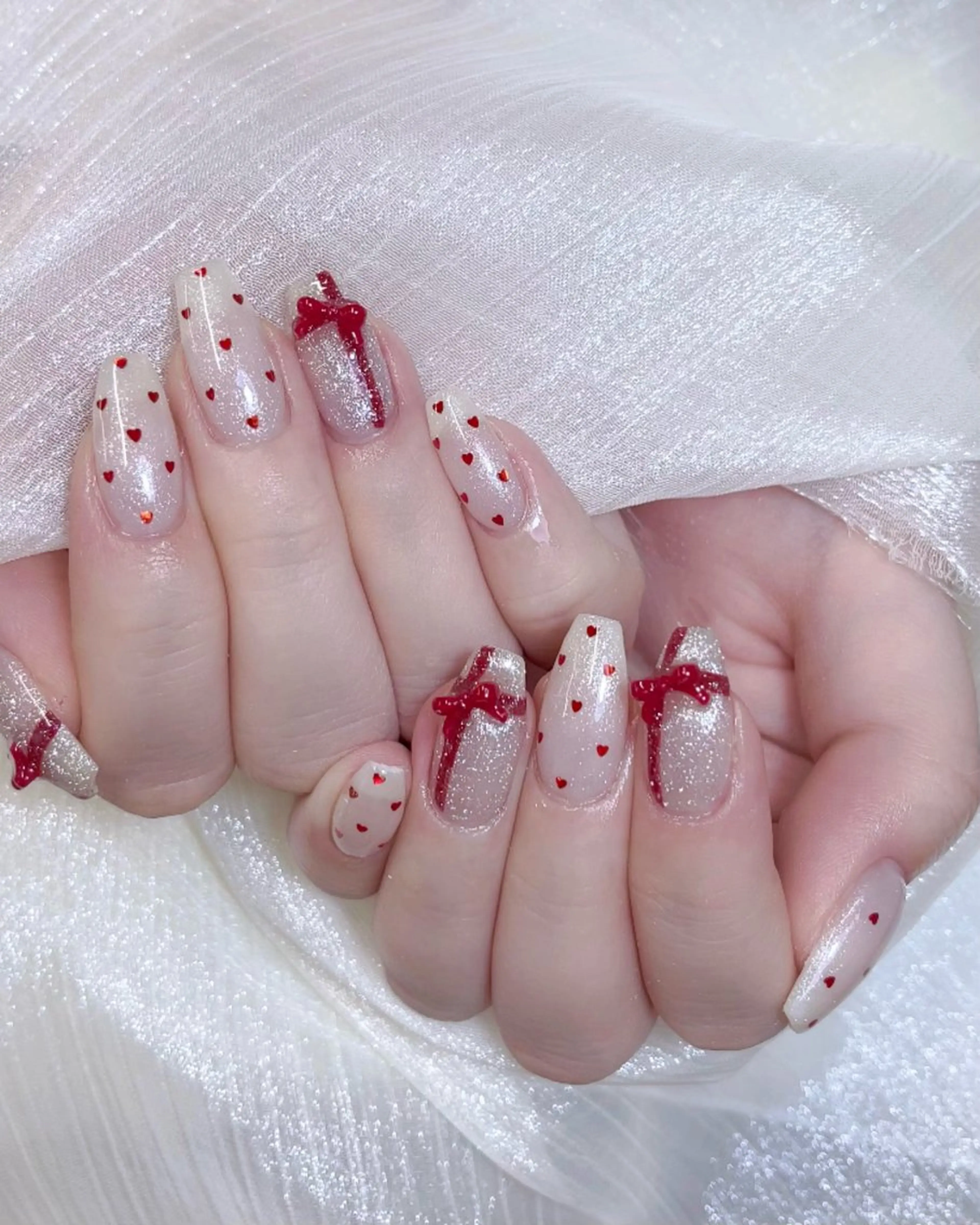 ネイル チークネイル フレンチネイル ハート キラキラネイル 韓国ネイル ハンドネイル Speraネイル 大宮店🎀のネイルデザイン