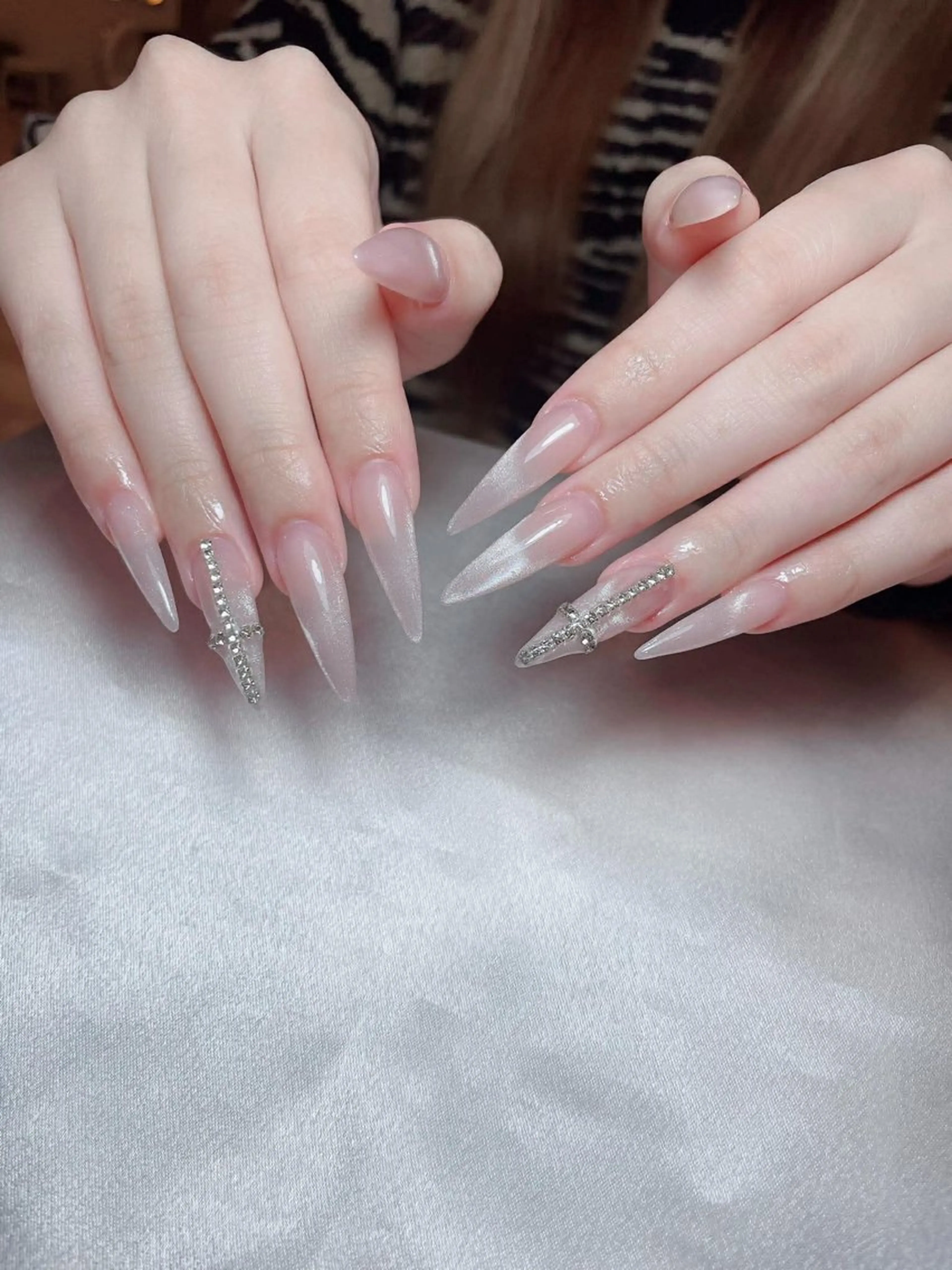 ネイル アートネイル ジェルネイル 韓国ネイル ニュアンスネイル ワンカラーネイル ハンドネイル Queen Nail Salonのネイルデザイン