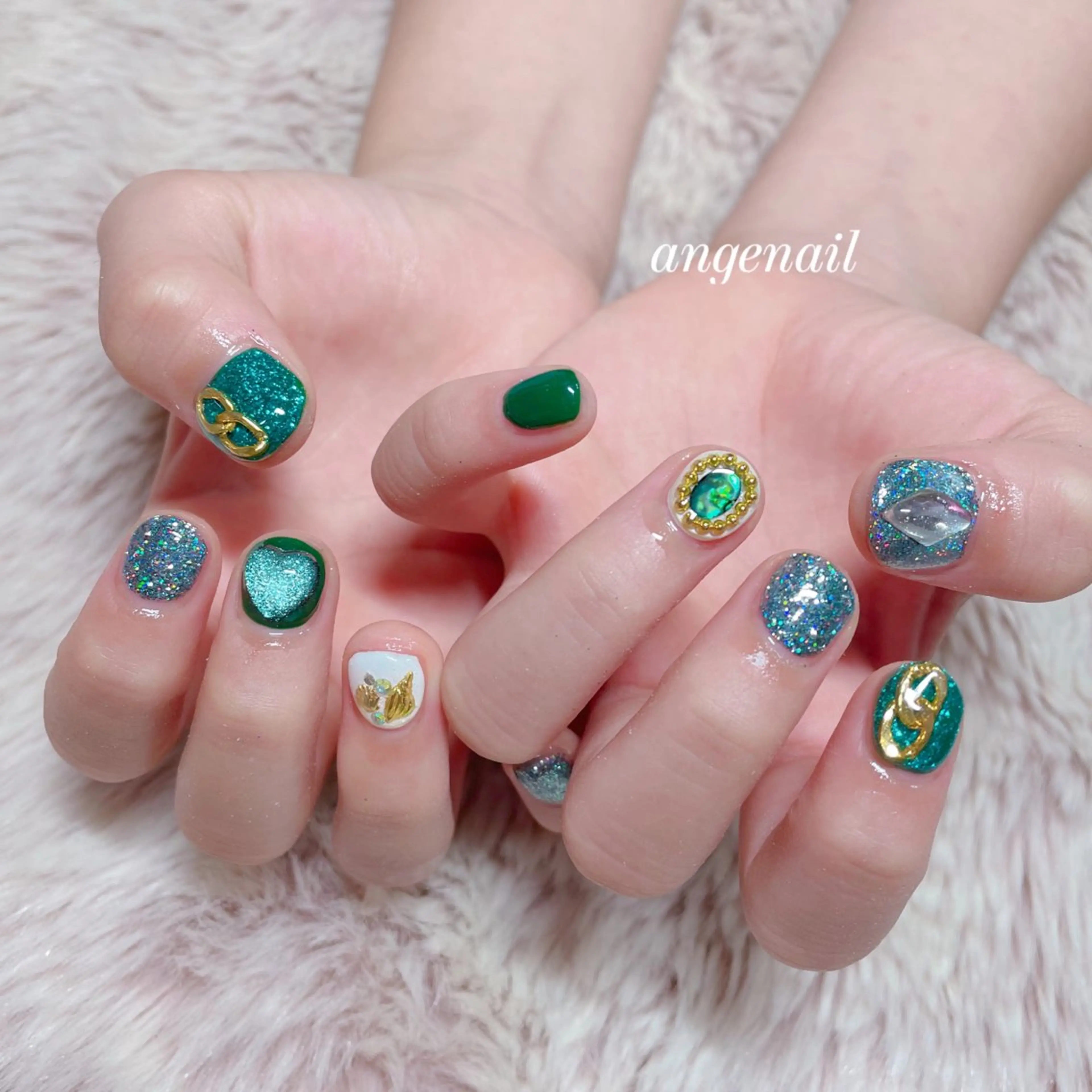 ネイル ハンドネイル オーナーネイリスト MAKIのネイルデザイン