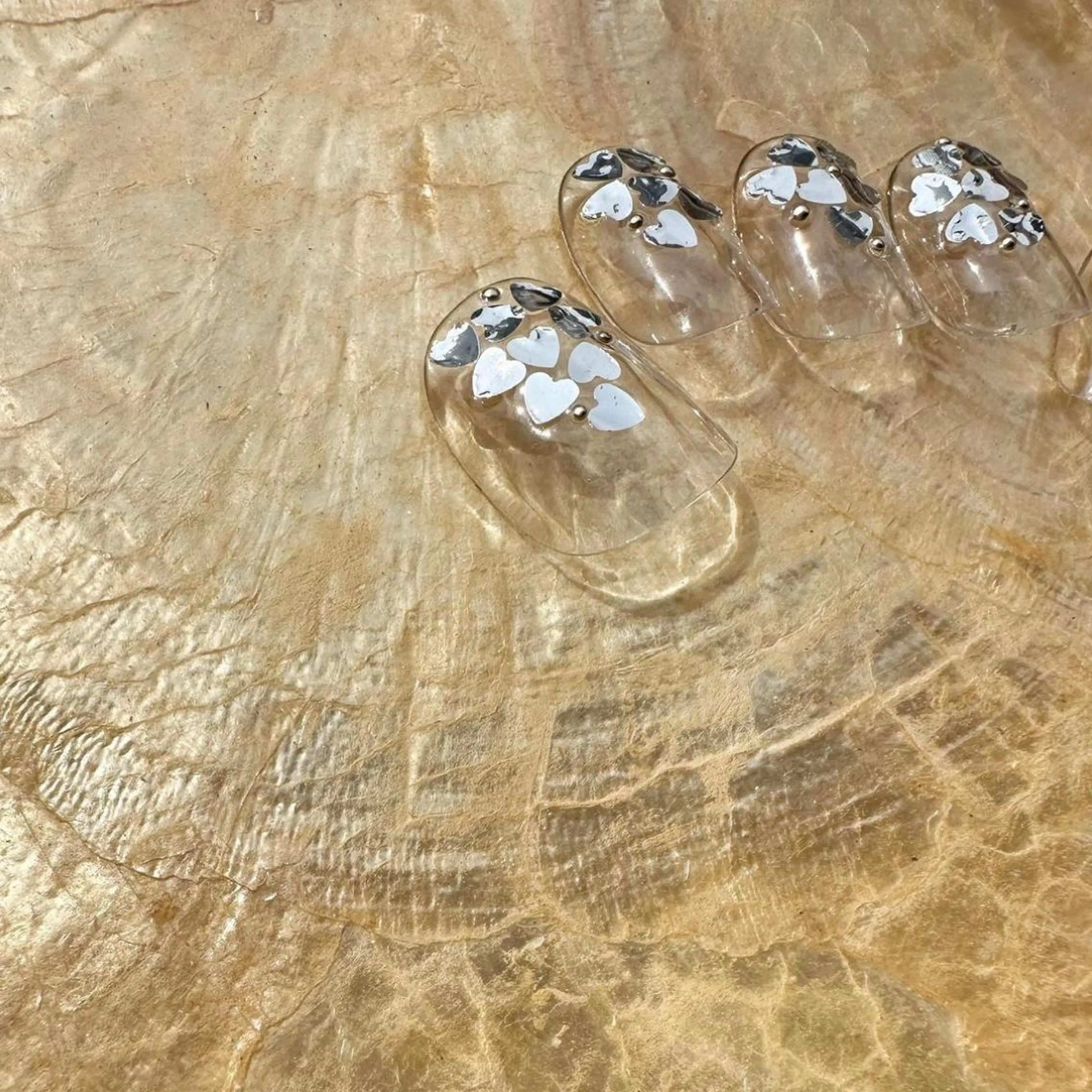 ネイル クリアネイル ハート ホログラムネイル 氷ネイル・うるうるネイル 韓国ネイル 🪞KAPE NAIL 🪞のネイルデザイン