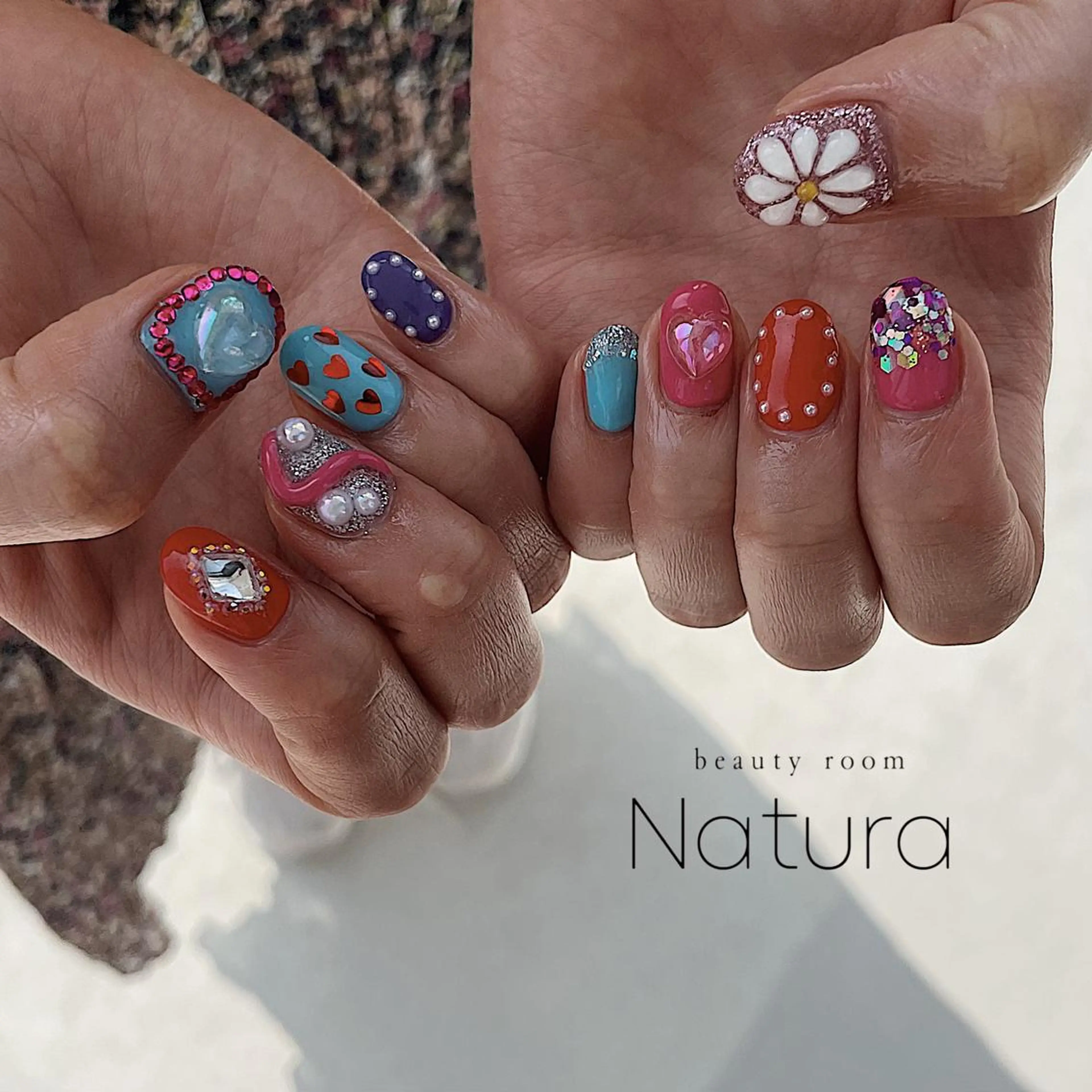 ネイル マツエク・マツパ アイブロウ 持ち込み ハンドネイル beautyroom Naturaのネイルデザイン