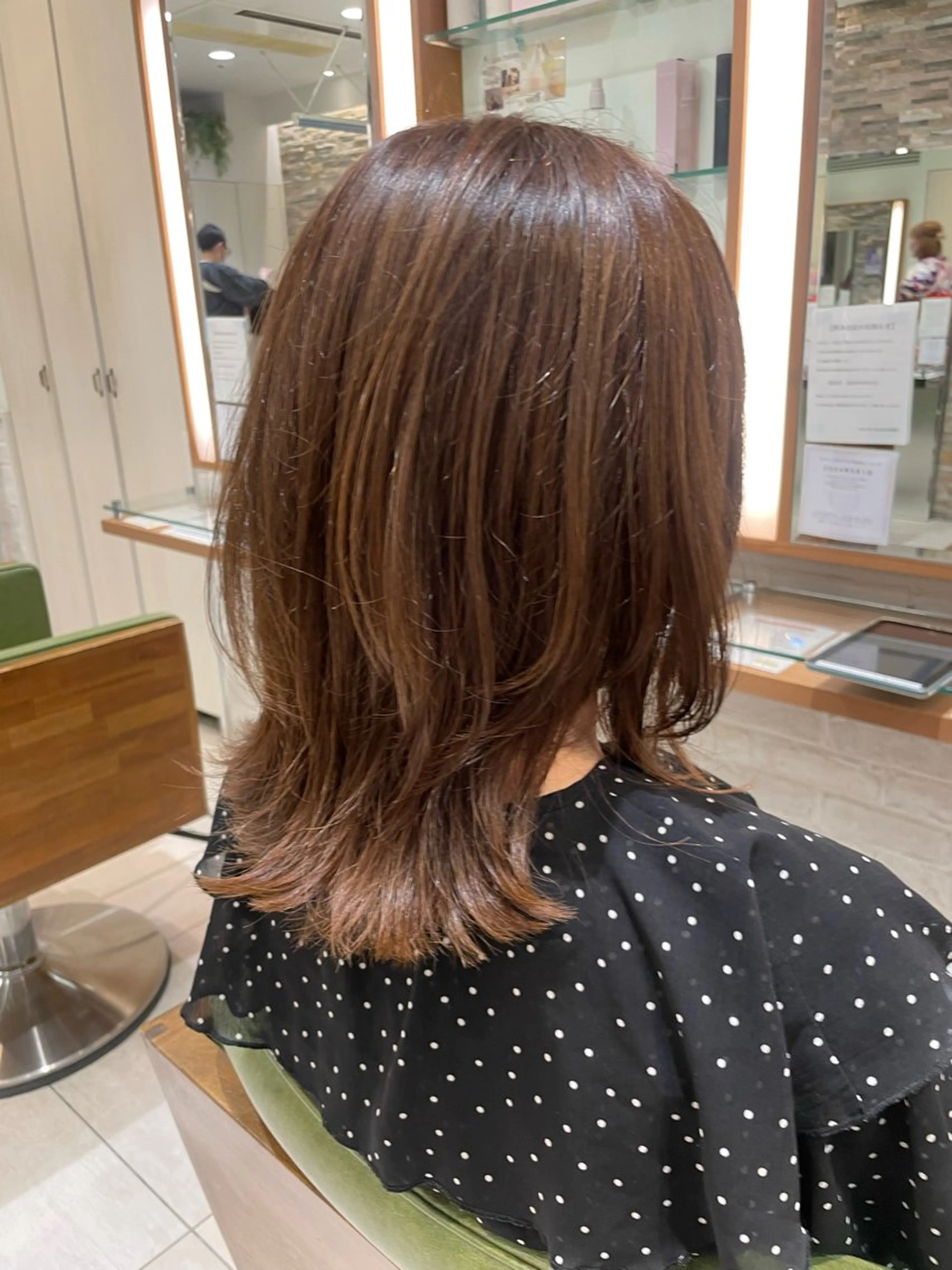 ミディアム カット ヘアカラー トリートメント 石渡このみ 🍊レイヤーカットのヘアスタイル