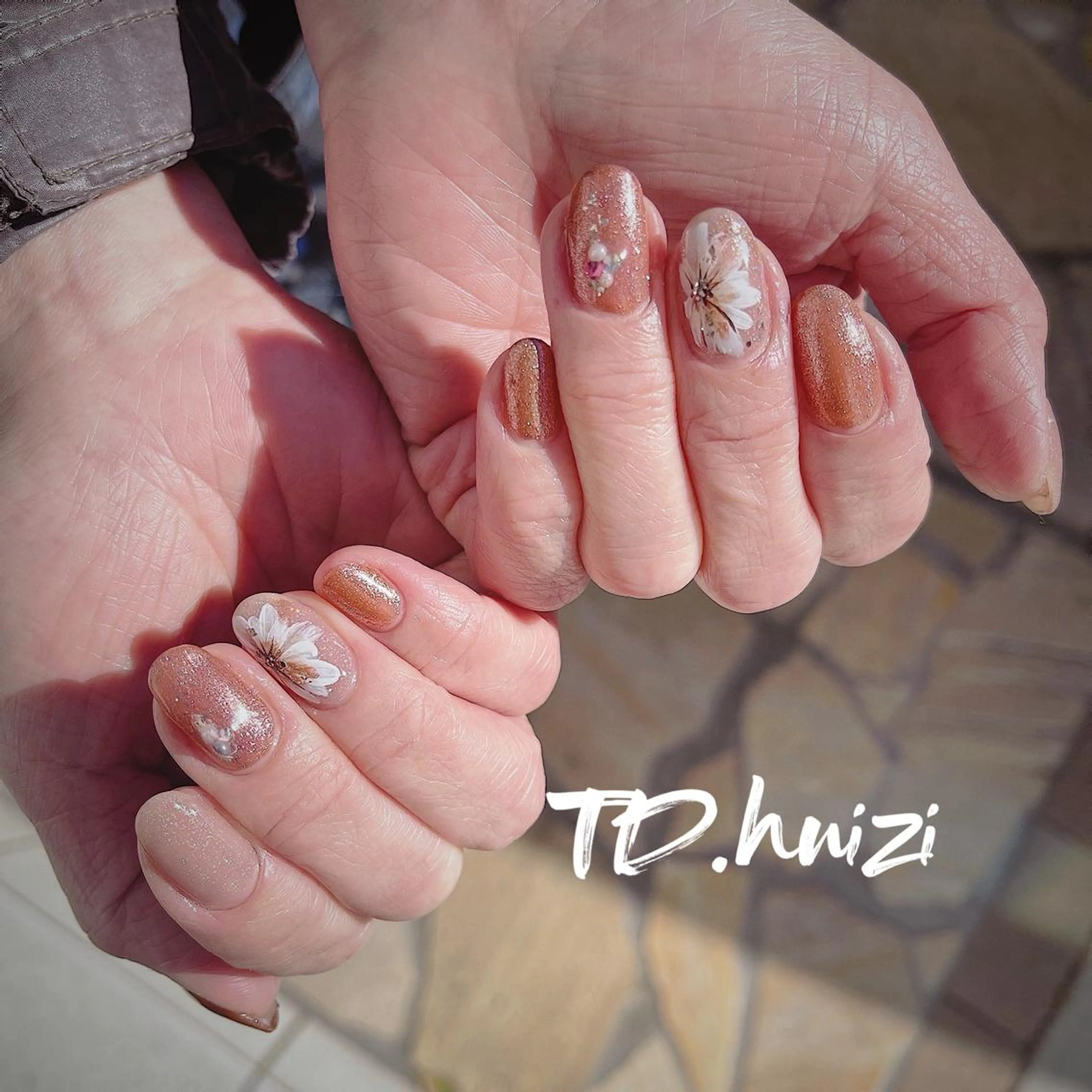 ミディアム めぐみのネイルサロン スタッフ練習のネイルデザイン