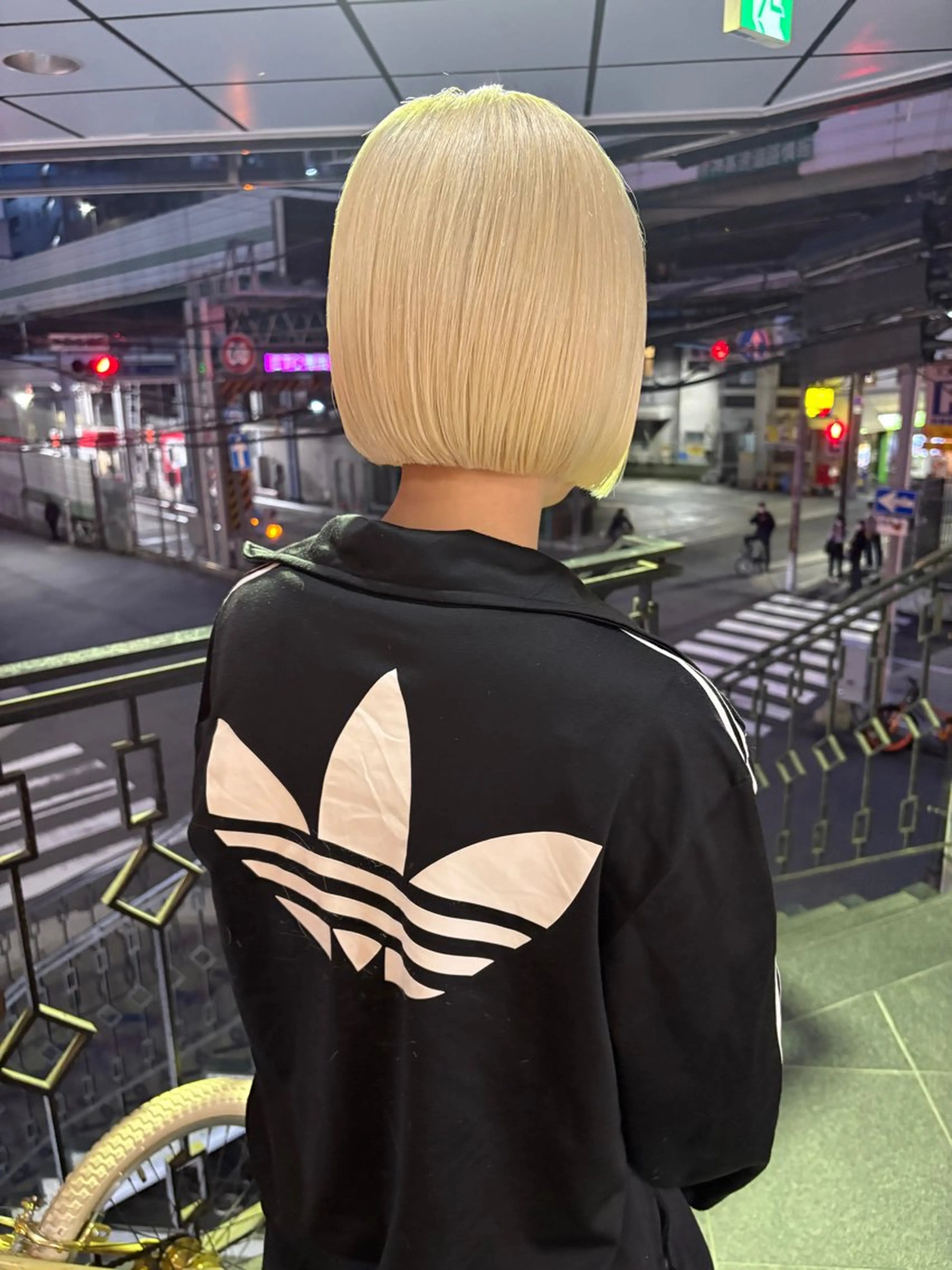 ショート カット ヘアカラー lot Kanau ハイトーン／デザインのヘアスタイル