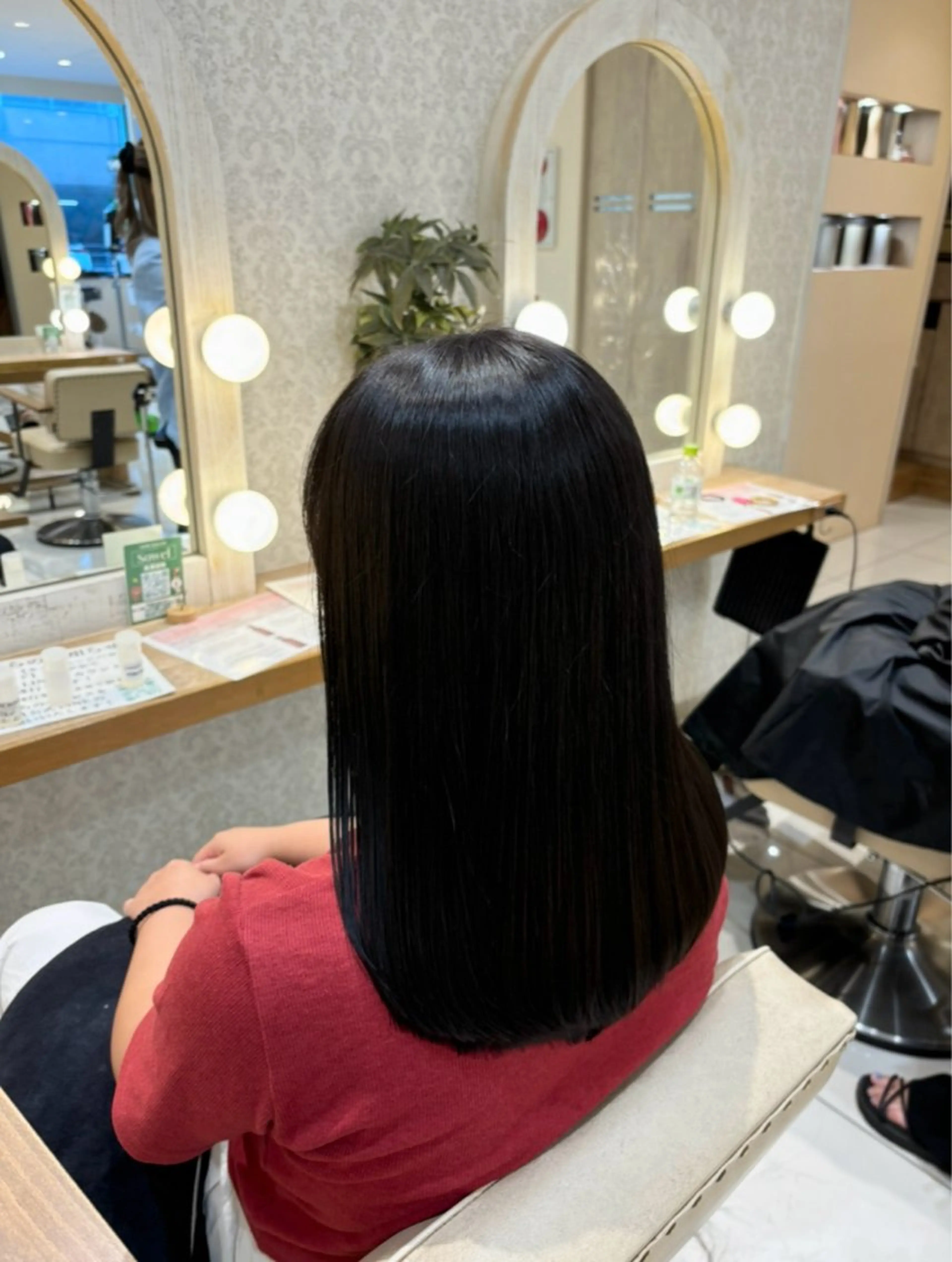 ミディアム 髪質改善 縮毛矯正 ブリーチなしカラー/ 暖色カラー/艶カラーのヘアスタイル