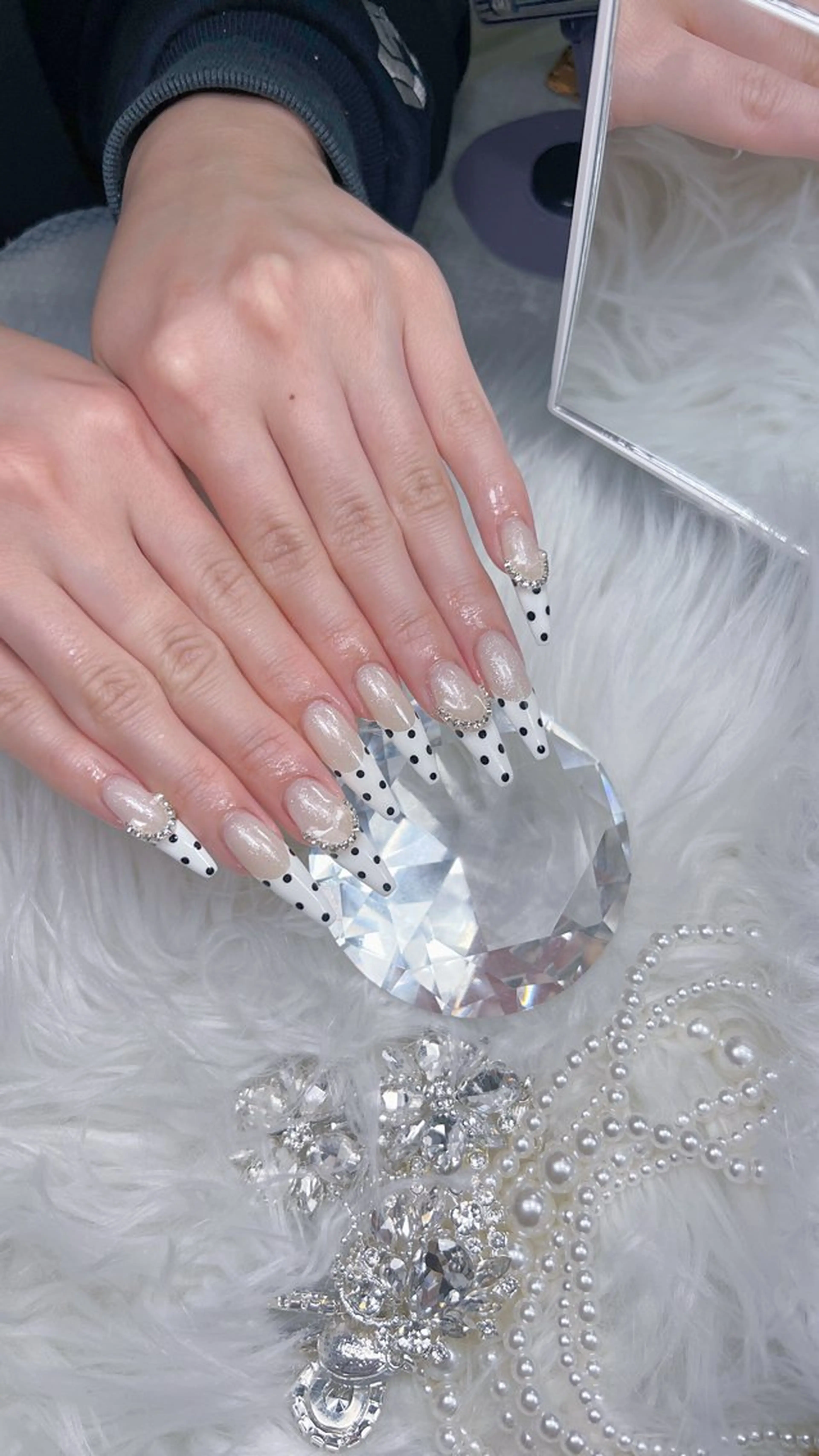 ネイル アートネイル オーロラネイル チークネイル 長さ出し フットネイル ハンドネイル フットネイル ハンドケア Noiranail_ studio川越西口のネイルデザイン