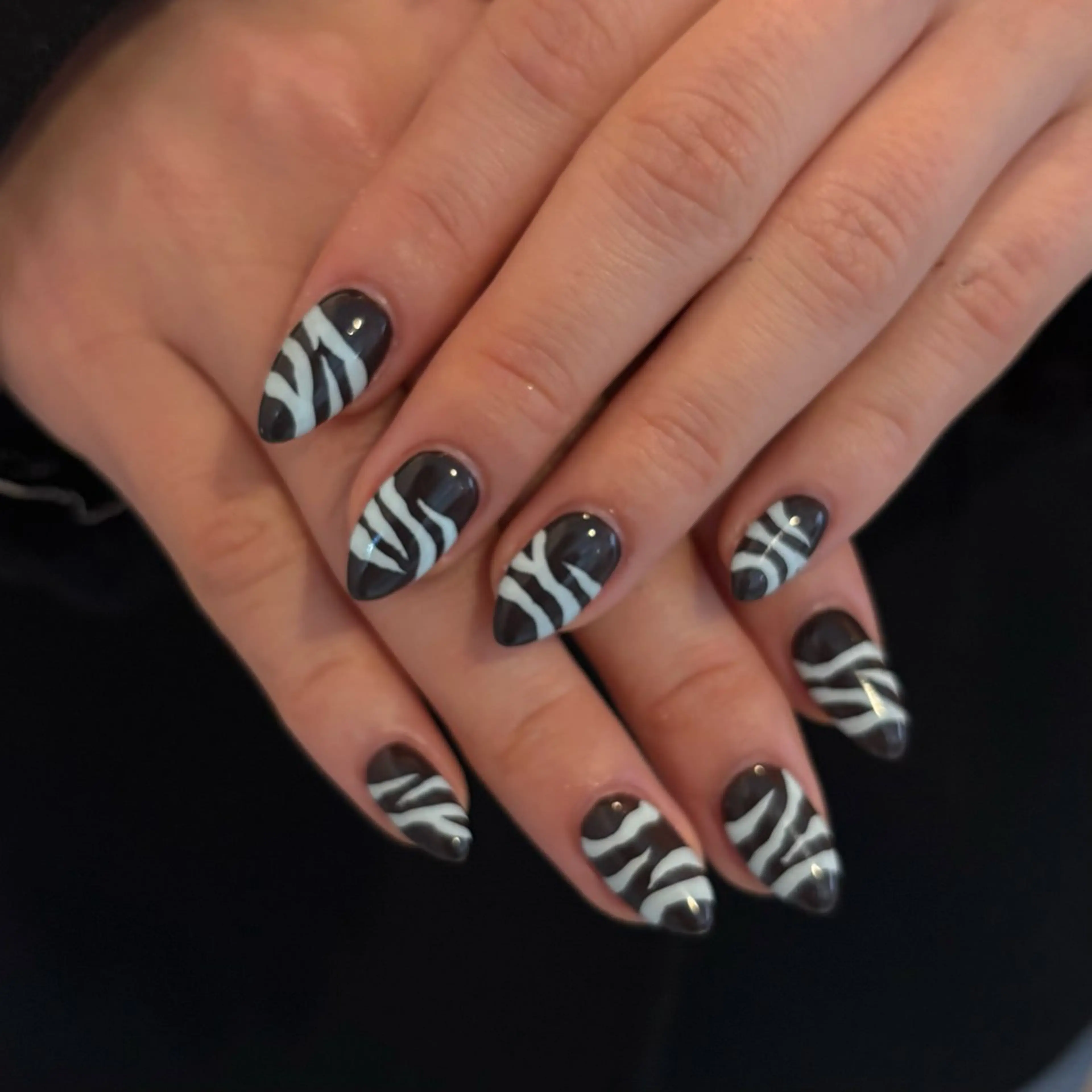 ネイル ハンドネイル フットネイル yuri / 個性派nailのネイルデザイン