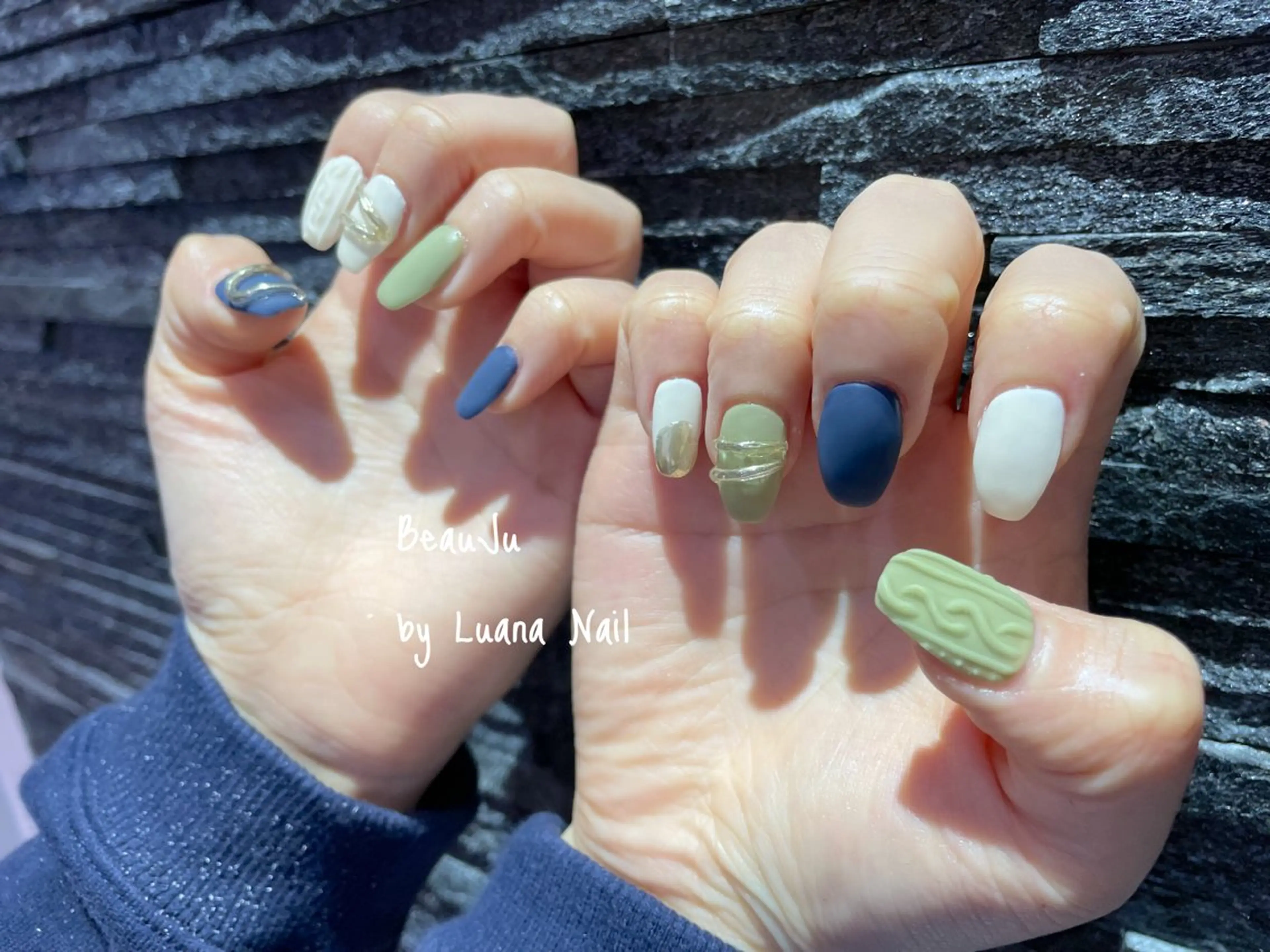 ネイル マットネイル ミラーネイル ハンドネイル BeauJu by Luana Nailのネイルデザイン
