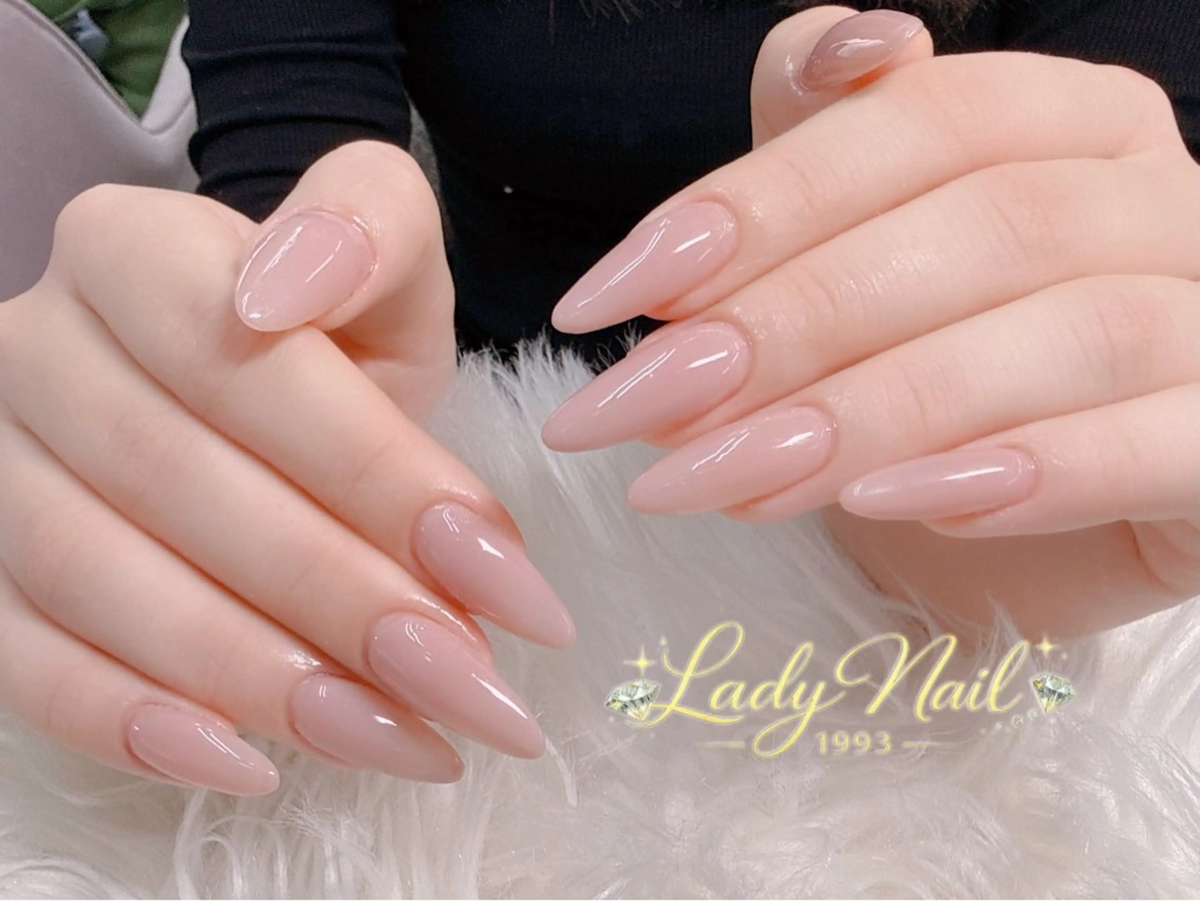 ネイル 長さ出し ワンカラーネイル シンプルネイル 春ネイル ハンドネイル Lady Nails 1993所属・タナカ フォンのネイルデザイン