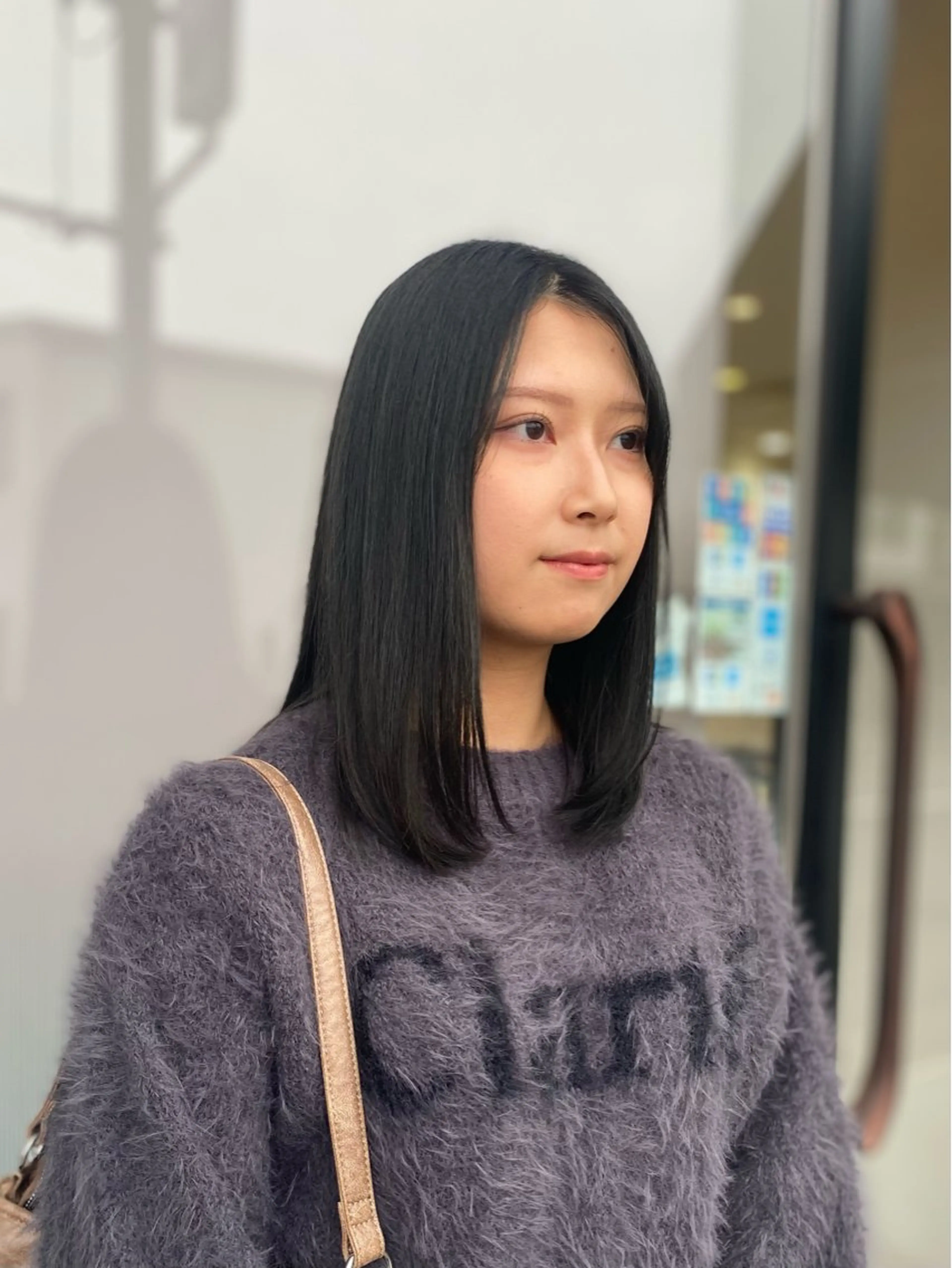 セミロング カット ヘアカラー Aphrodite 横手 亜紀のヘアスタイル