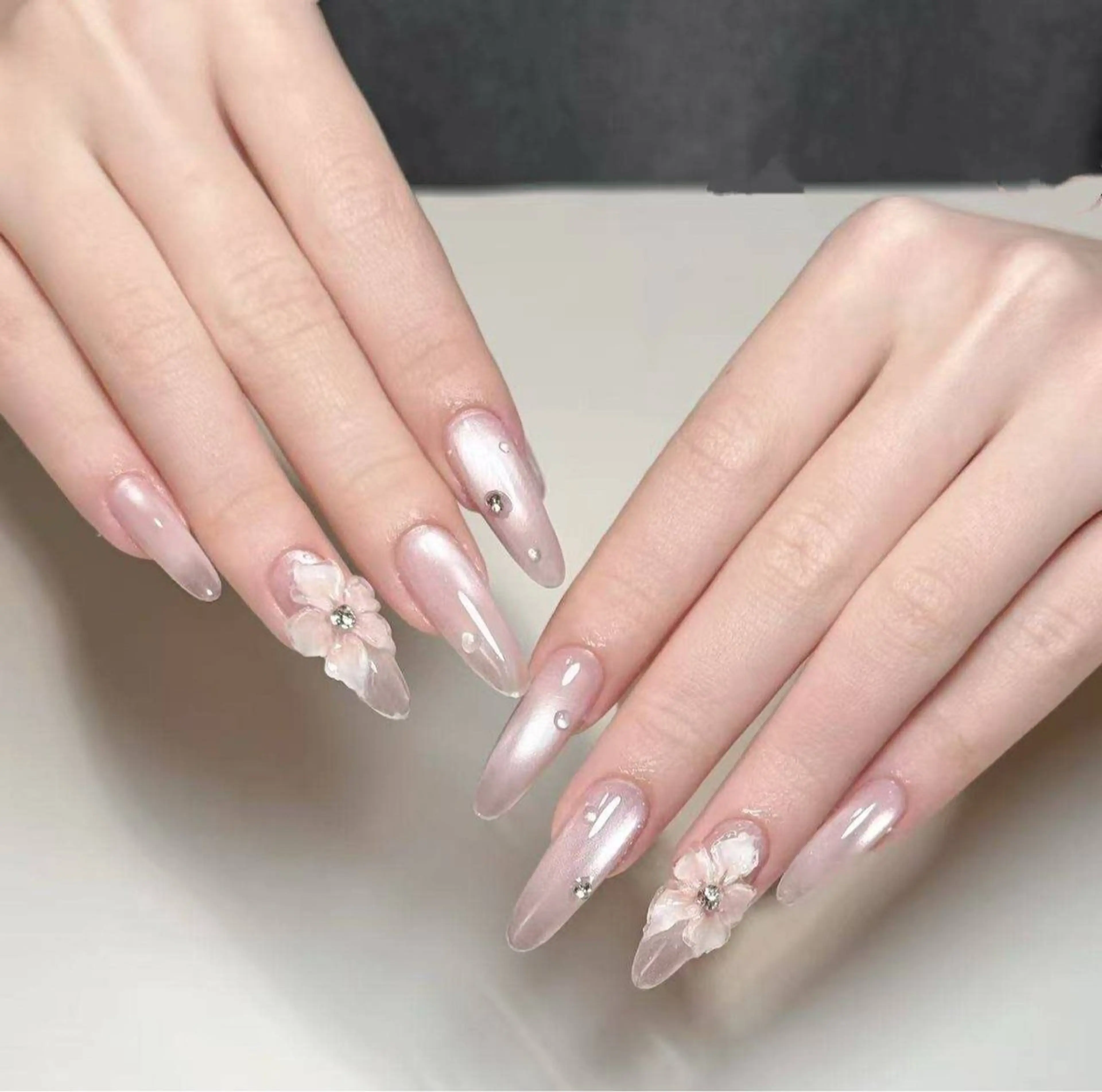 ネイル オーロラネイル フラワーネイル フットネイル フレンチネイル ジェルネイル ハンドネイル BabyYouMi nailのネイルデザイン