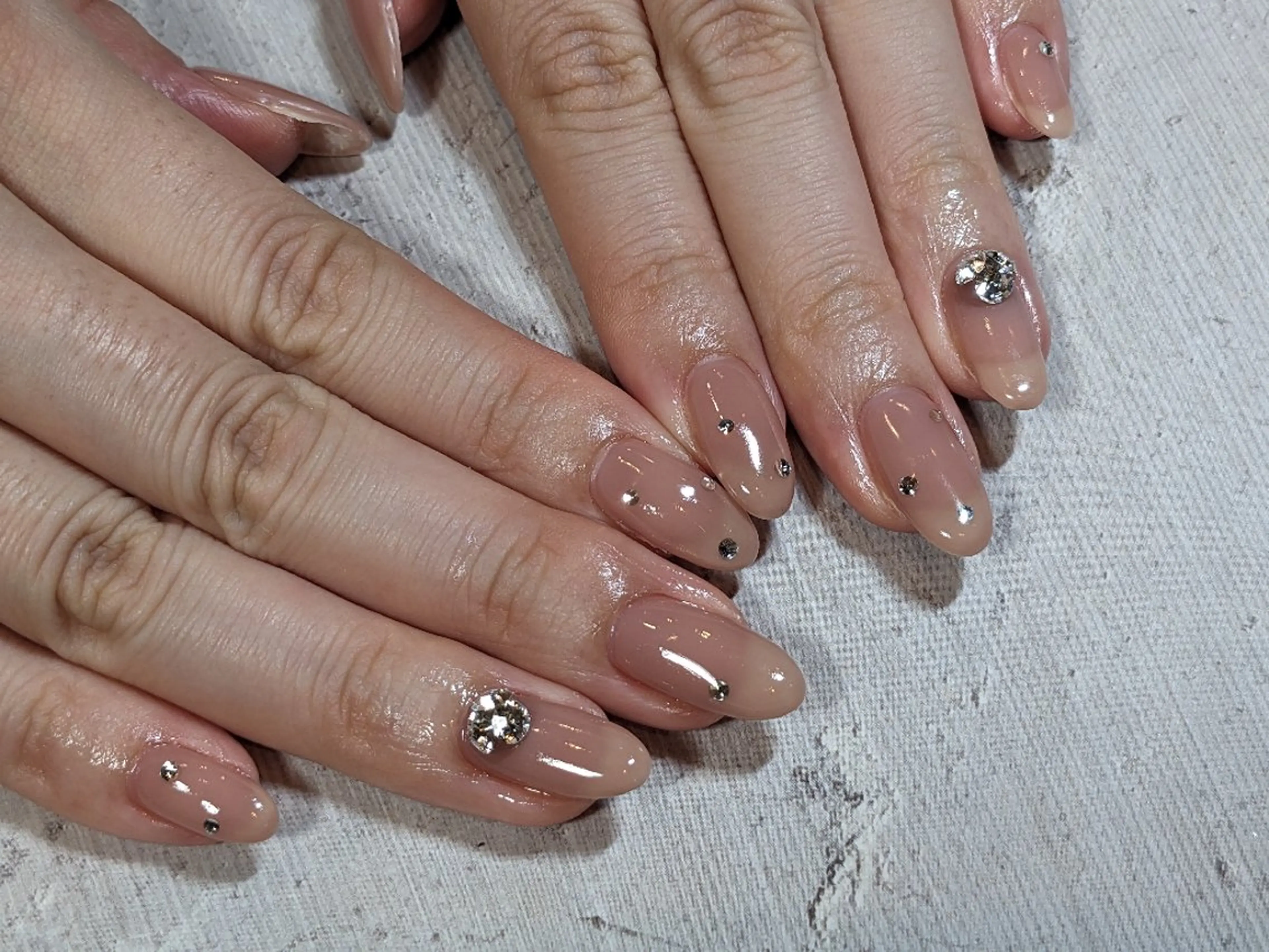 ネイル ワンカラーネイル ストーンネイル ウダズシェイプス 〜柏ネイルサロン〜のネイルデザイン