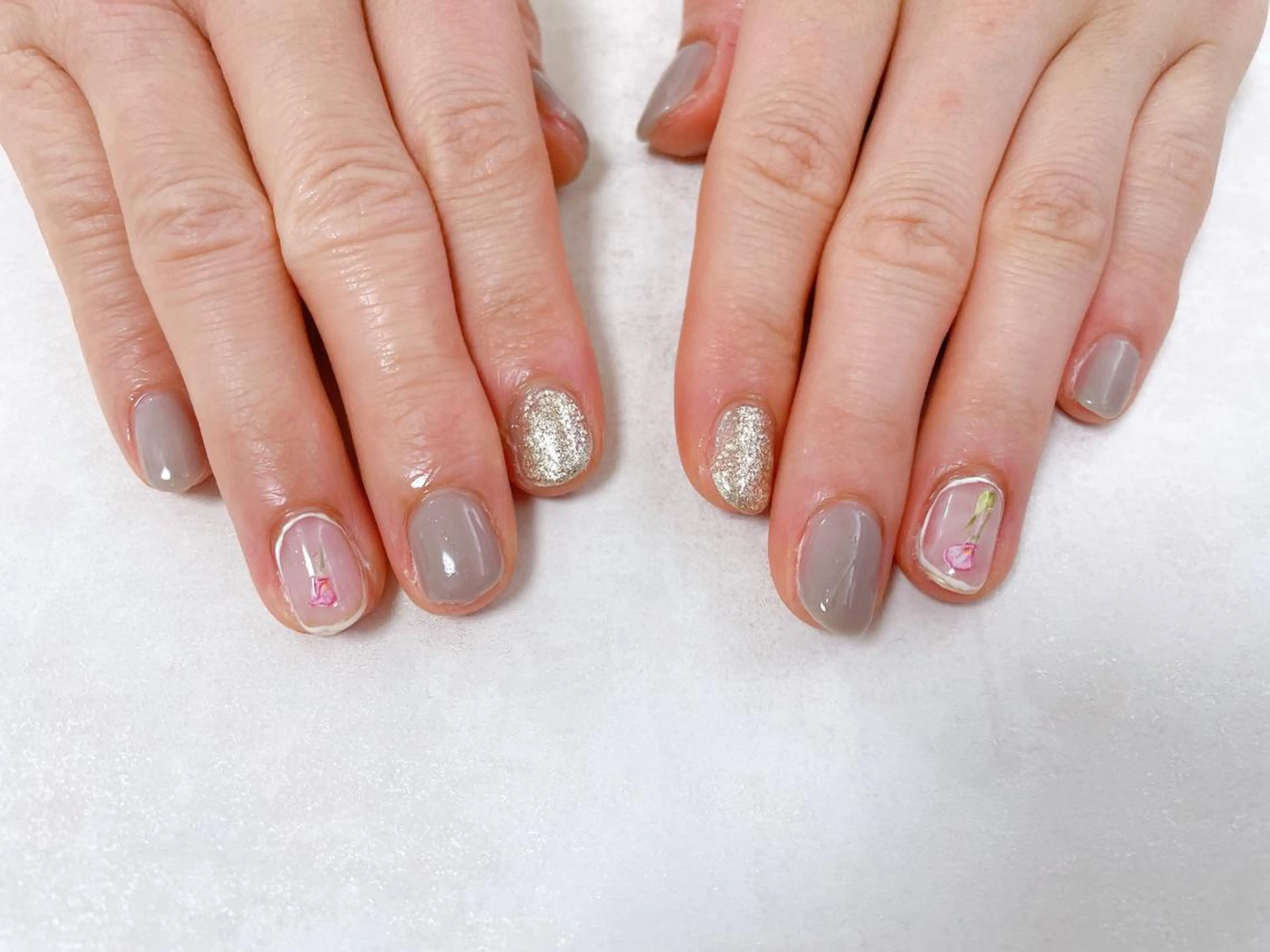 ネイル オーロラネイル フラワーネイル フットネイル フレンチネイル ジェルネイル mogunail &blowのネイルデザイン