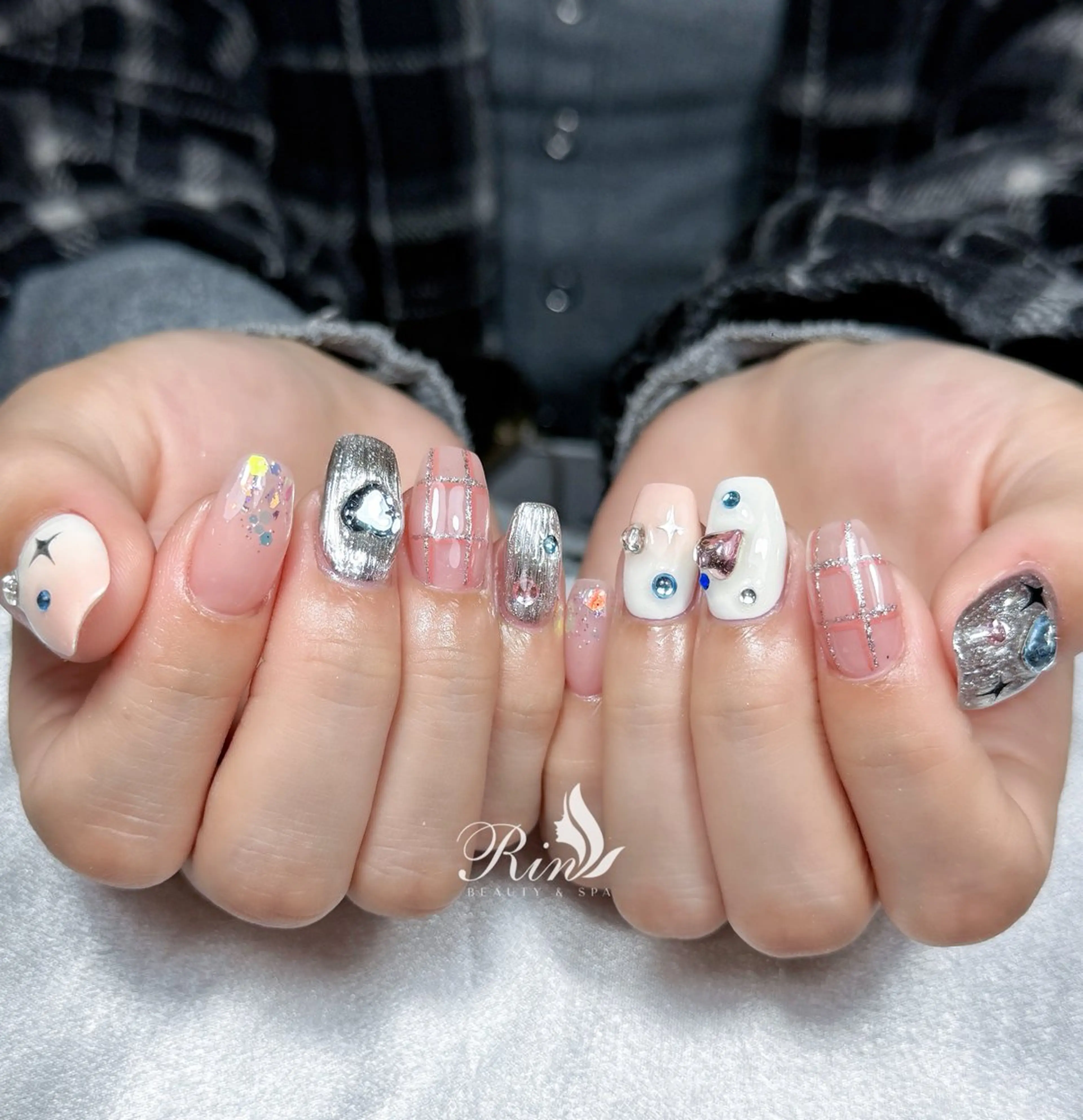 ネイル アートネイル 長さ出し ガーリー 韓国ネイル 持ち込み Rin Nail 新大久保店のネイルデザイン