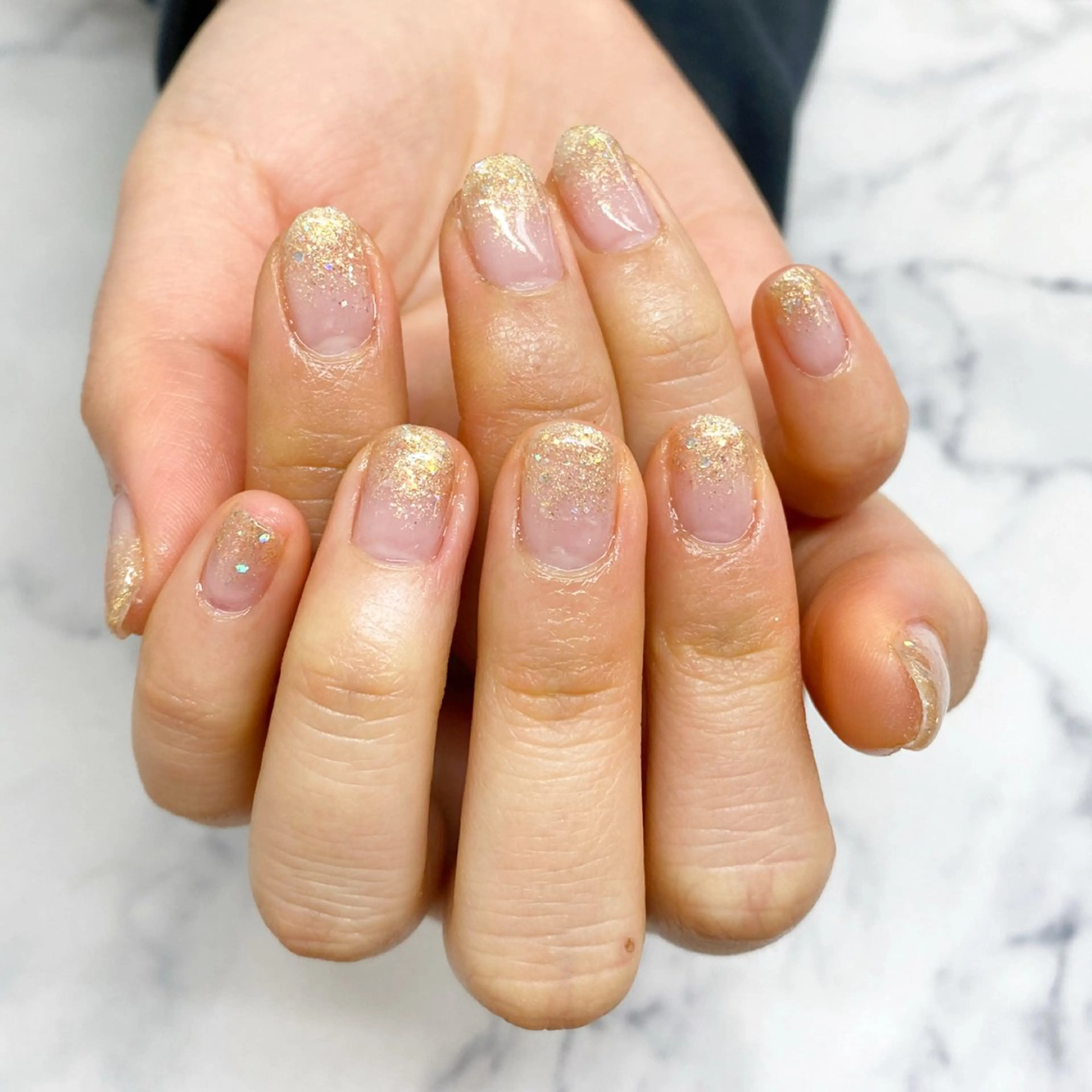 ネイル グラデーション ラメ(グリッター) ラメグラデーション NailSalon LuireAIKAのネイルデザイン
