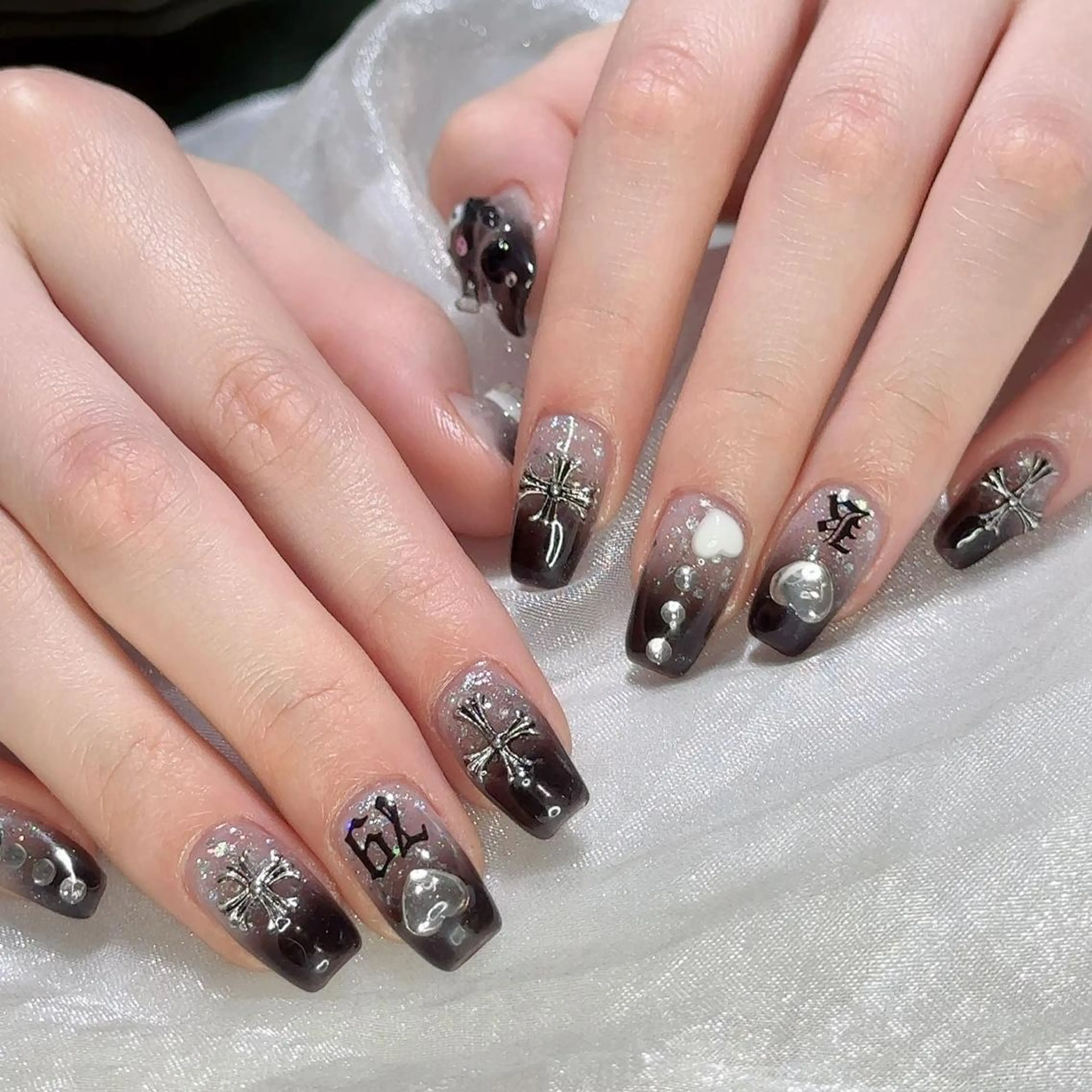 ネイル ハンドネイル Queens ひなのネイルデザイン