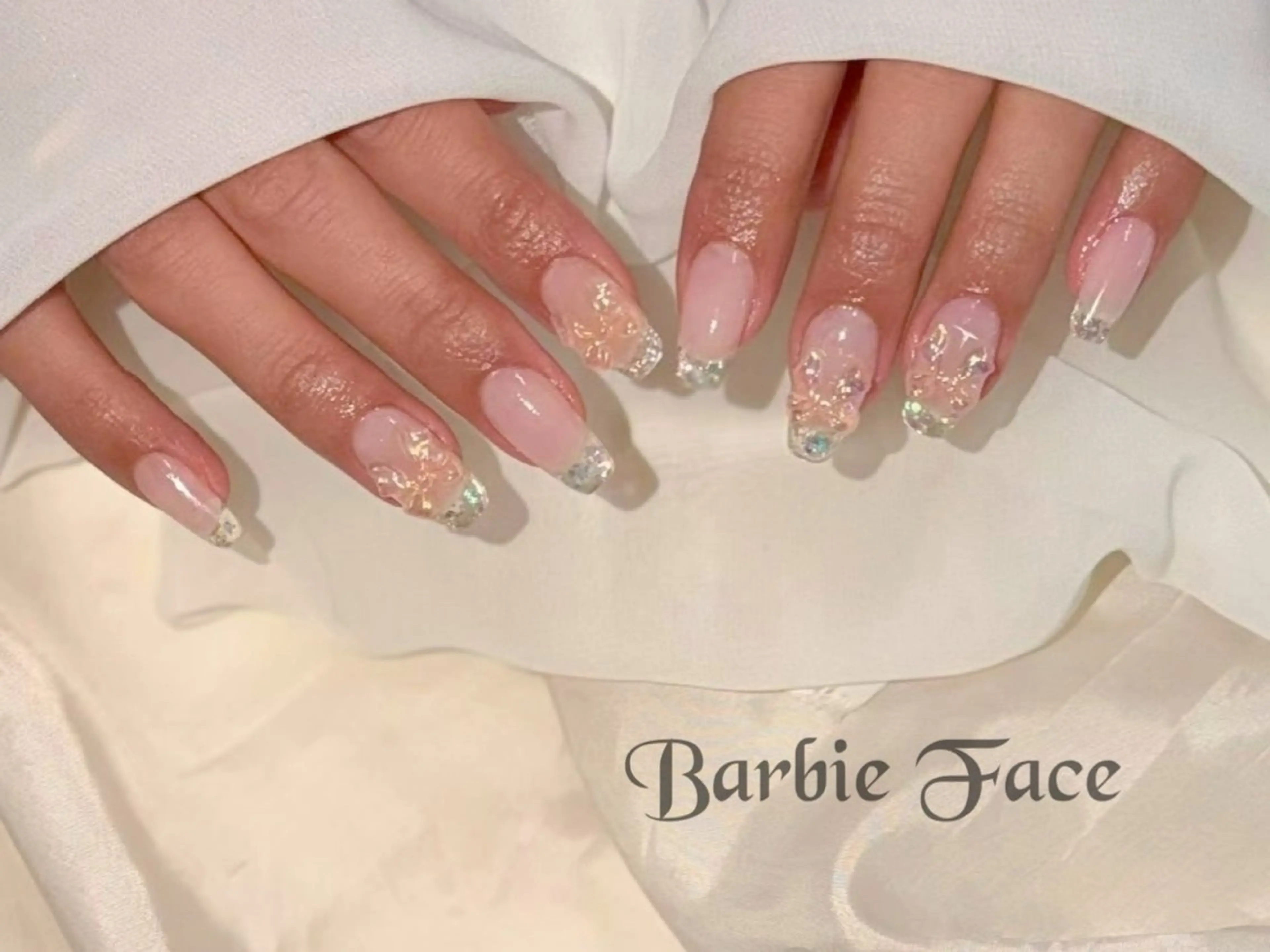 ネイル ハンドネイル Barbie Faceのネイルデザイン