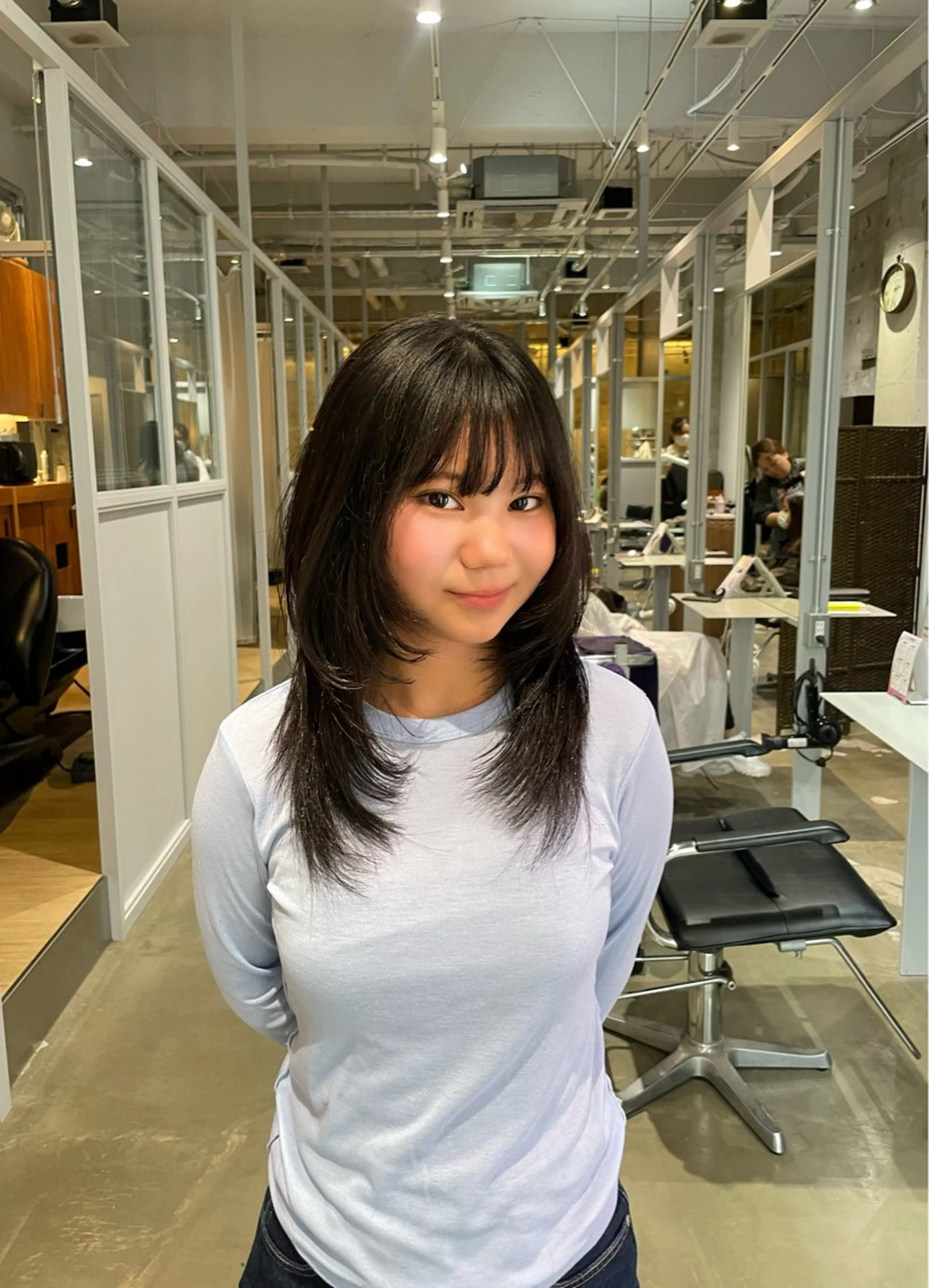 セミロング Helena_ まひろのヘアスタイル